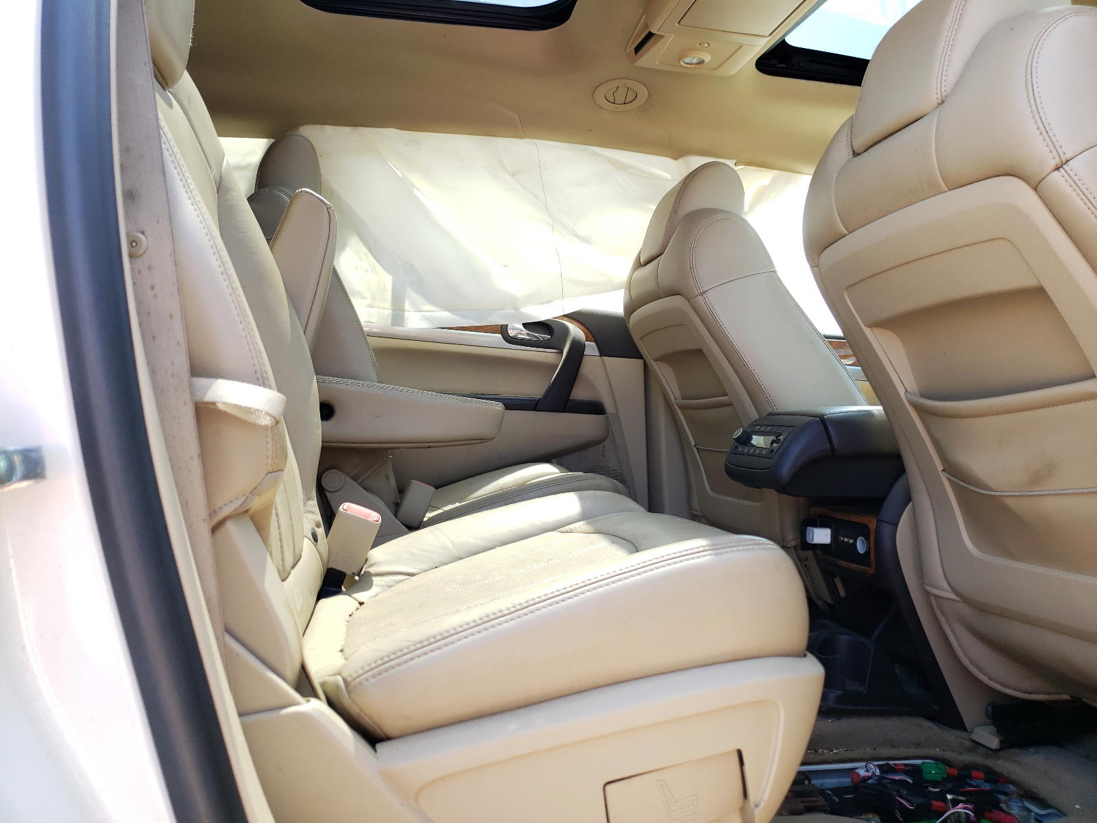 Photo 6 from auction – 2008 BUICK ENCLAVE CX with VIN 5GAER237X8J106088