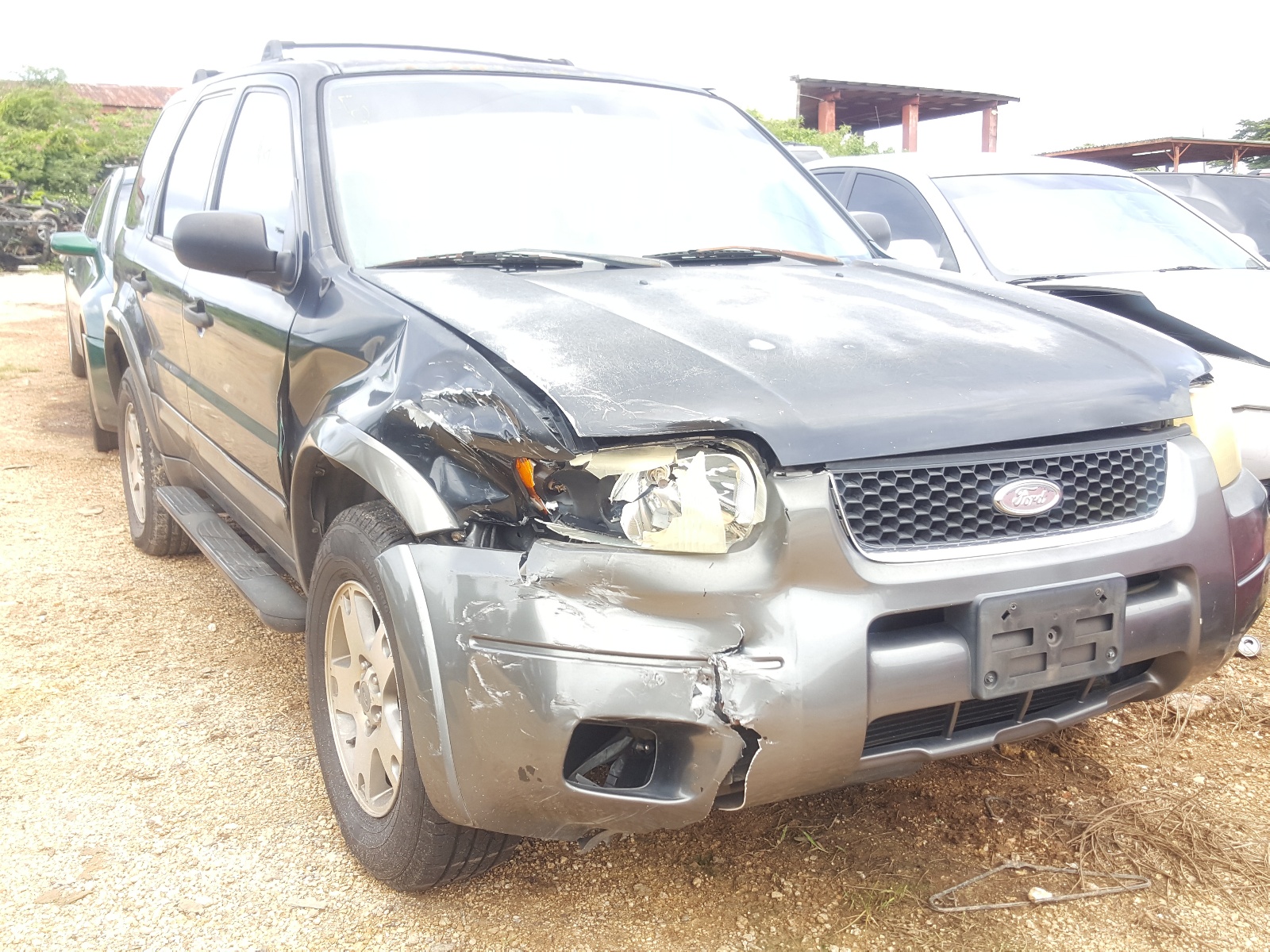 FORD ESCAPE XLT 2004 with VIN 1FMYU93174KB68126 - Photo from auction