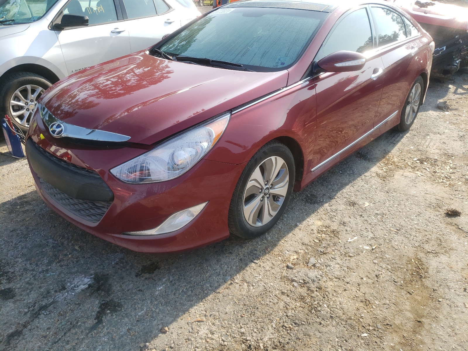 Photo 2 from auction – 2015 HYUNDAI SONATA HYB with VIN KMHEC4A45FA129212