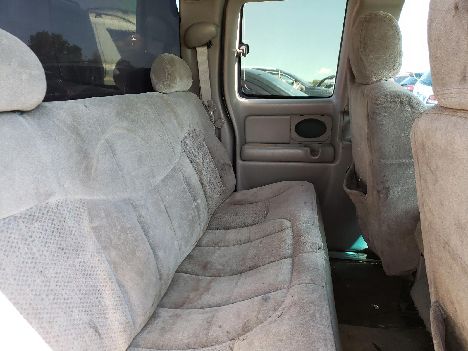 Photo 6 from auction – 2000 CHEVROLET SILVERADO with VIN 2GCEC19V5Y1352539