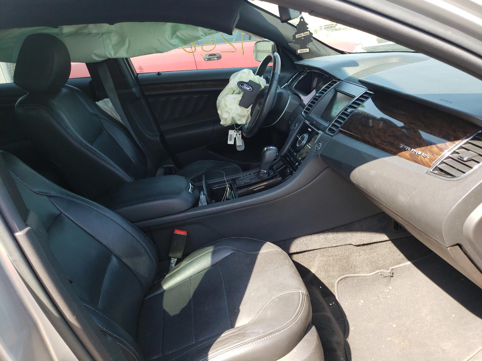 Photo 5 from auction – 2013 FORD TAURUS LIM with VIN 1FAHP2F88DG175090