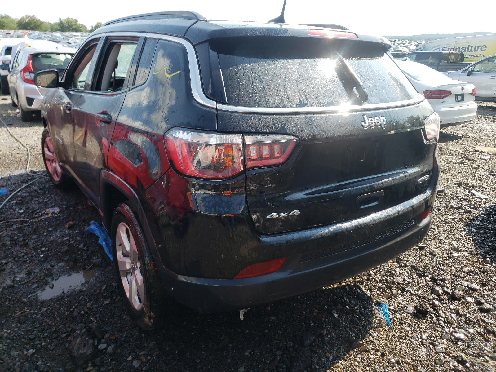 Photo 3 from auction – 2018 JEEP COMPASS LA with VIN 3C4NJDBB4JT282978