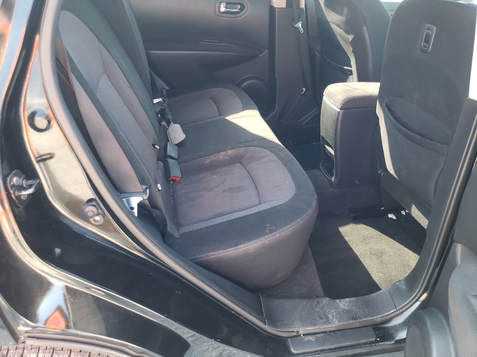 Photo 6 from auction – 2012 NISSAN ROGUE S with VIN JN8AS5MV0CW352552