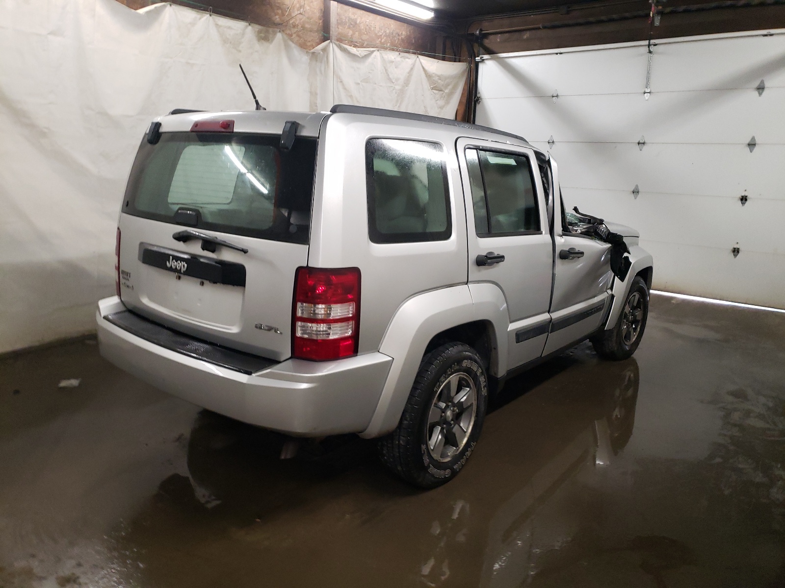 Photo 4 from auction – 2008 JEEP LIBERTY SP with VIN 1J8GN28K78W133695