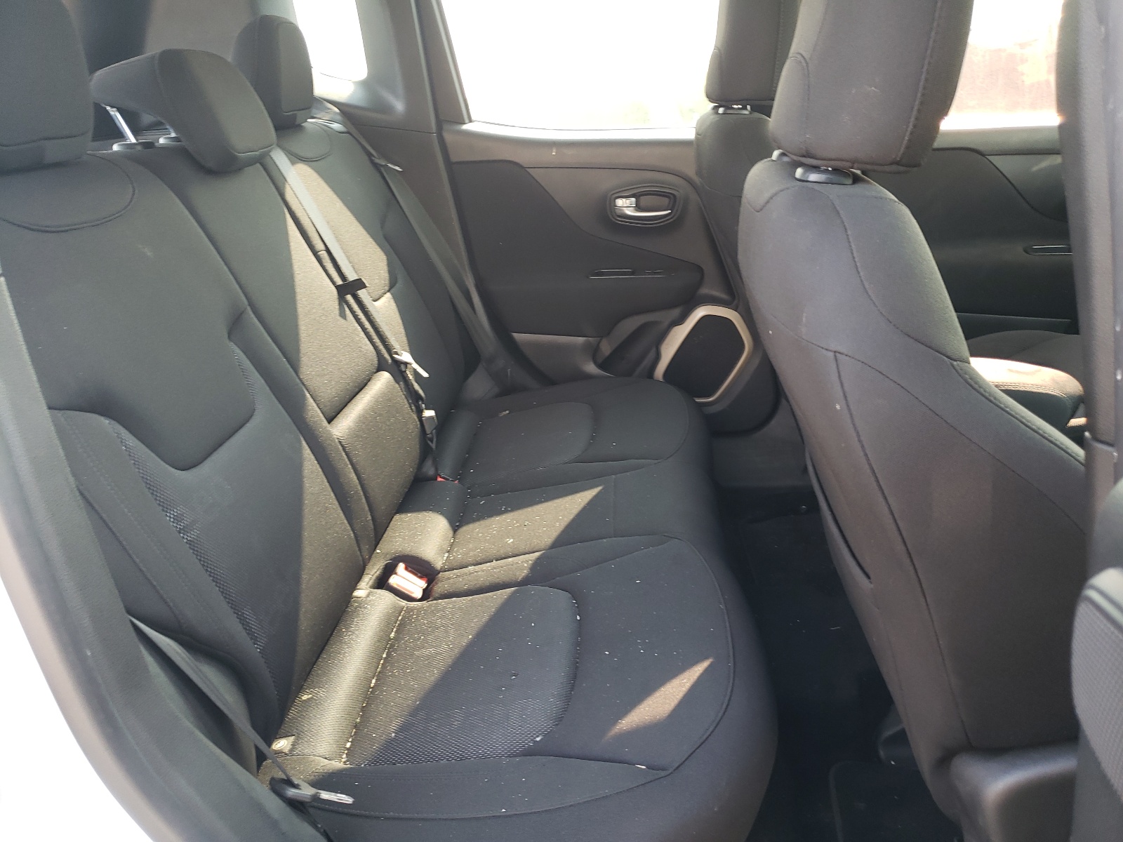 Photo 6 from auction – 2015 JEEP RENEGADE L with VIN ZACCJBBT1FPC39511