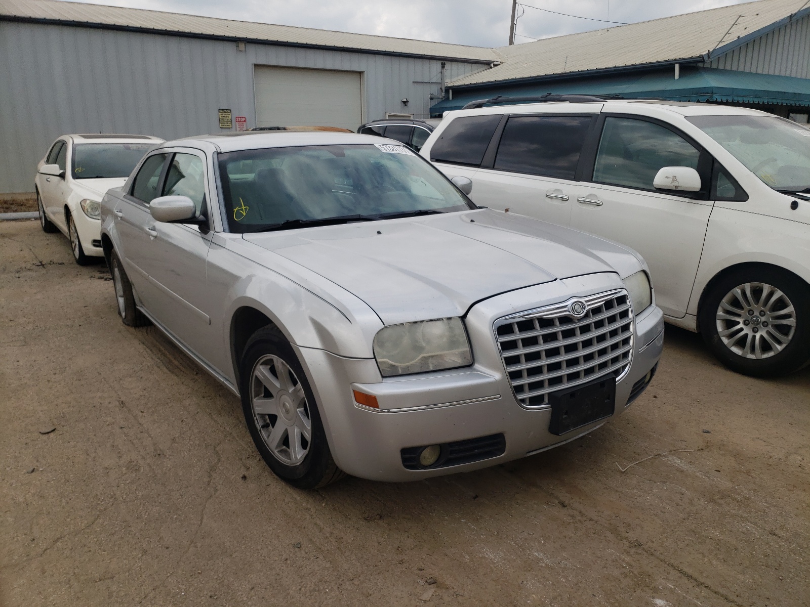 Photo 1 from auction – 2005 CHRYSLER 300 TOURIN with VIN 2C3JA53G85H120577