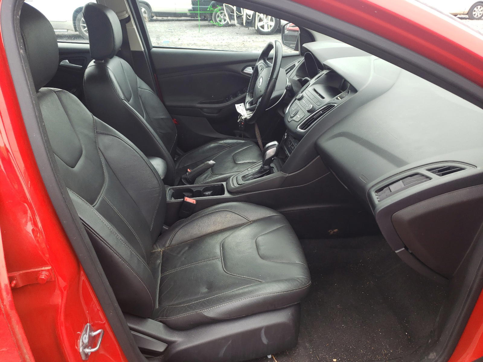 Photo 5 from auction – 2016 FORD FOCUS SE with VIN 1FADP3K27GL259709