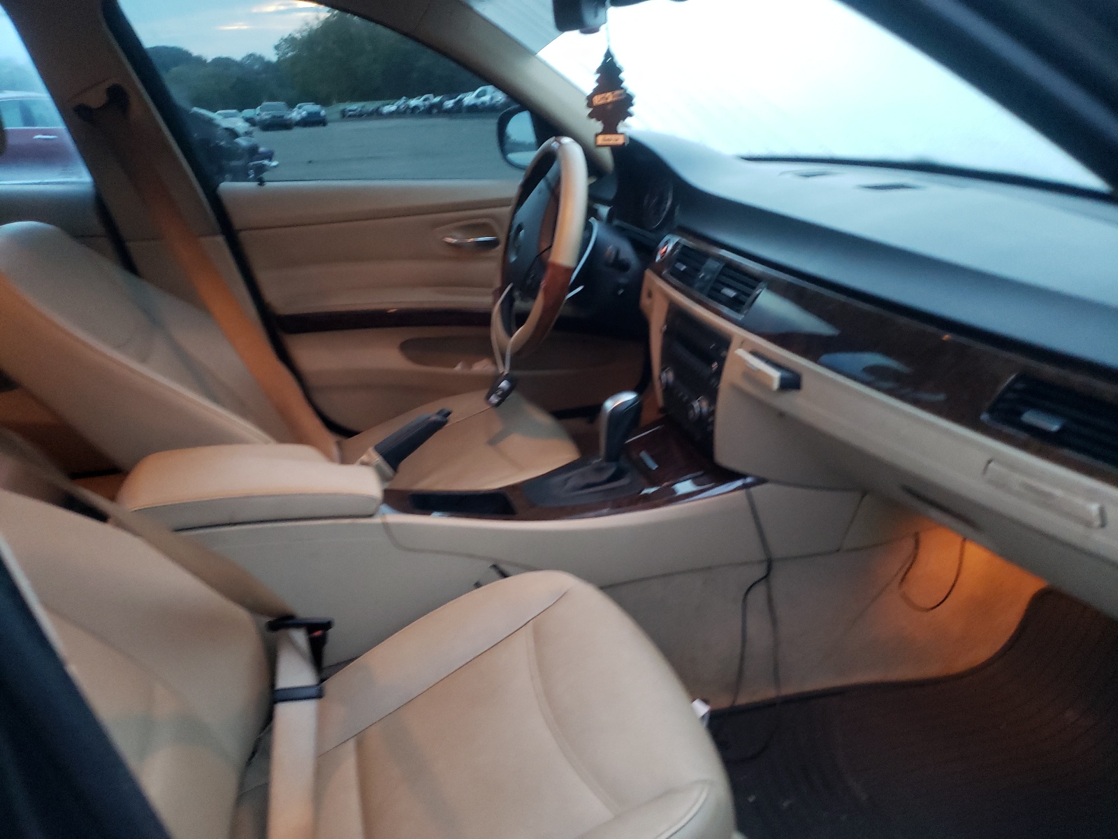 Photo 5 from auction – 2009 BMW 328 XI SUL with VIN WBAPK535X9A511331