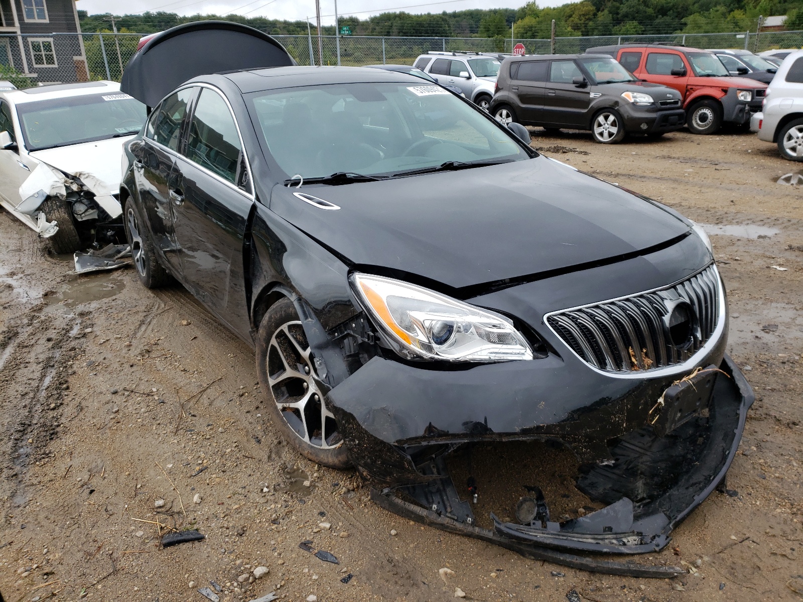 BUICK REGAL SPOR 2016 with VIN 2G4G35EX4G9200612 - Photo from auction