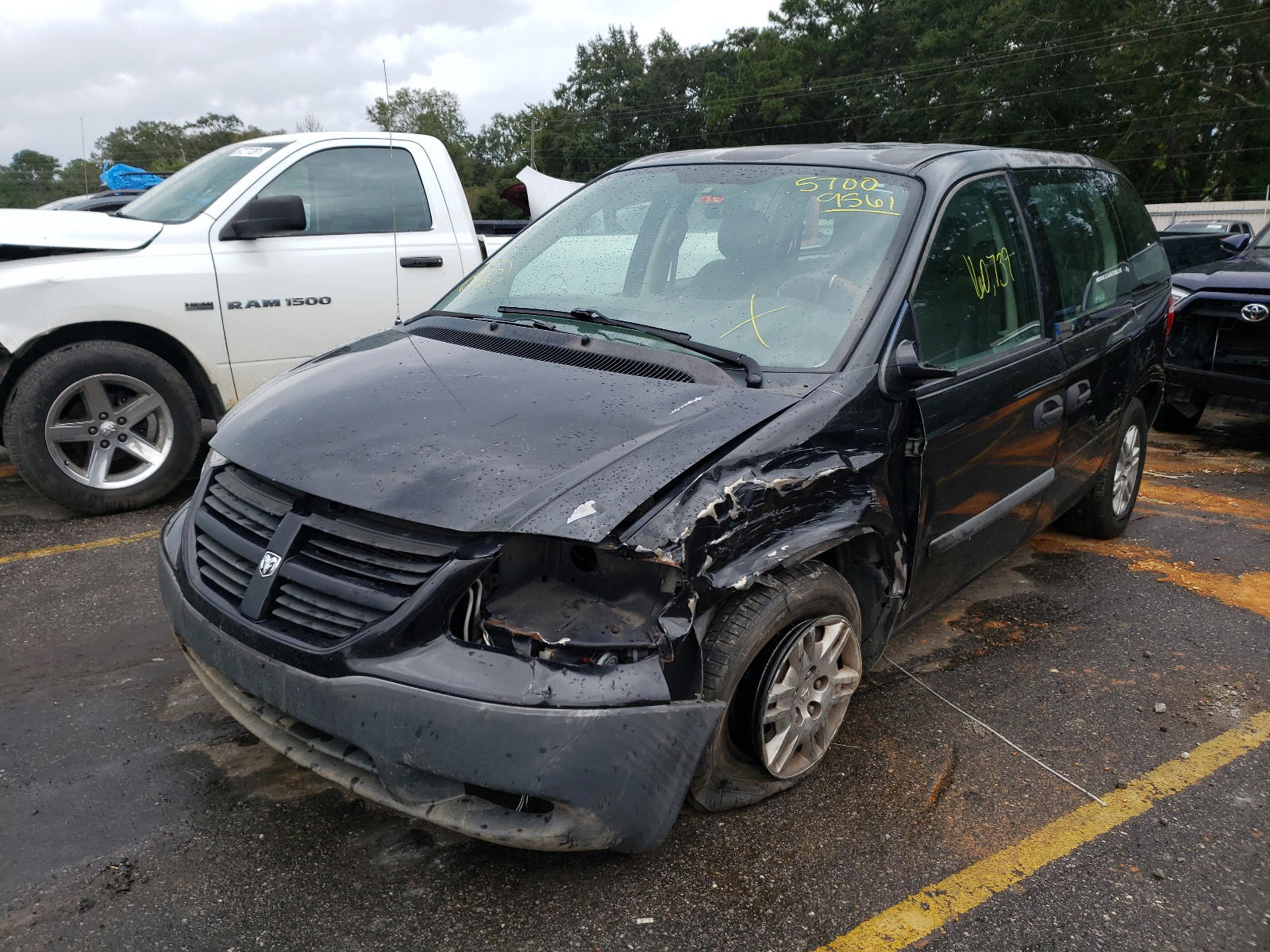 Photo 2 from auction – 2007 DODGE CARAVAN SE with VIN 1D4GP25B77B117656