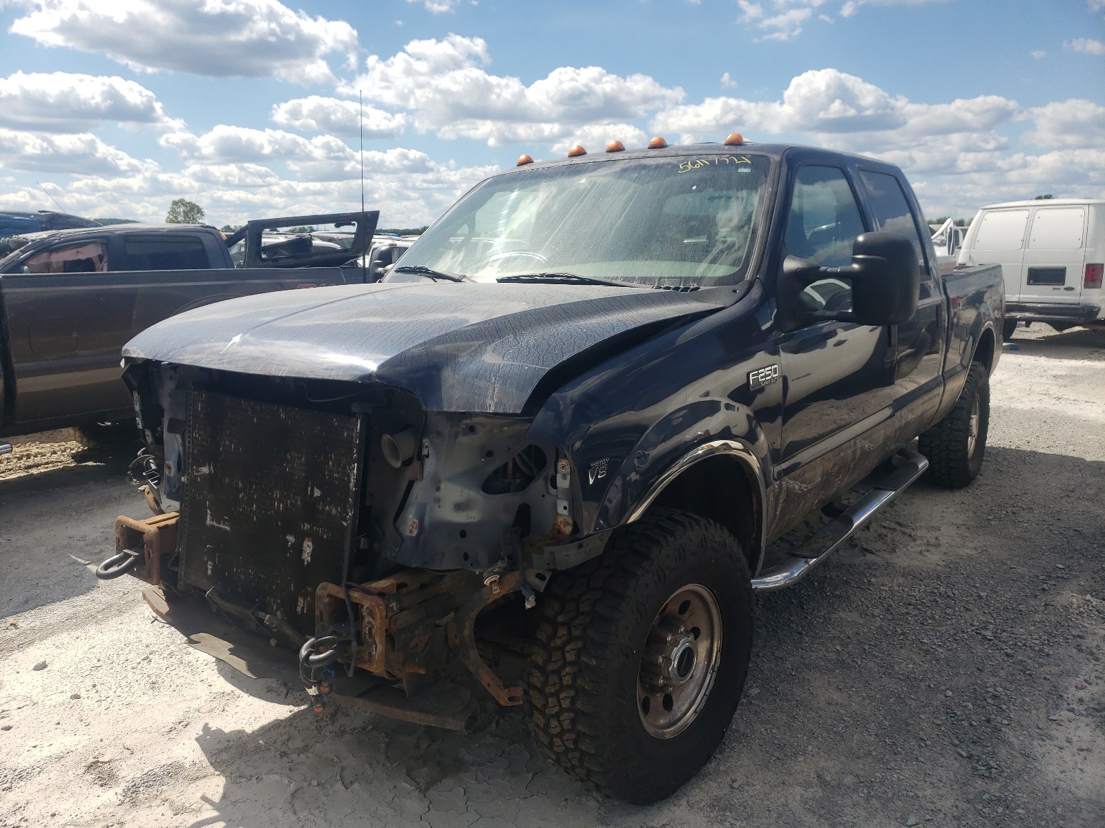 Photo 2 from auction – 2002 FORD F250 SUPER with VIN 3FTNW21L52MA23296