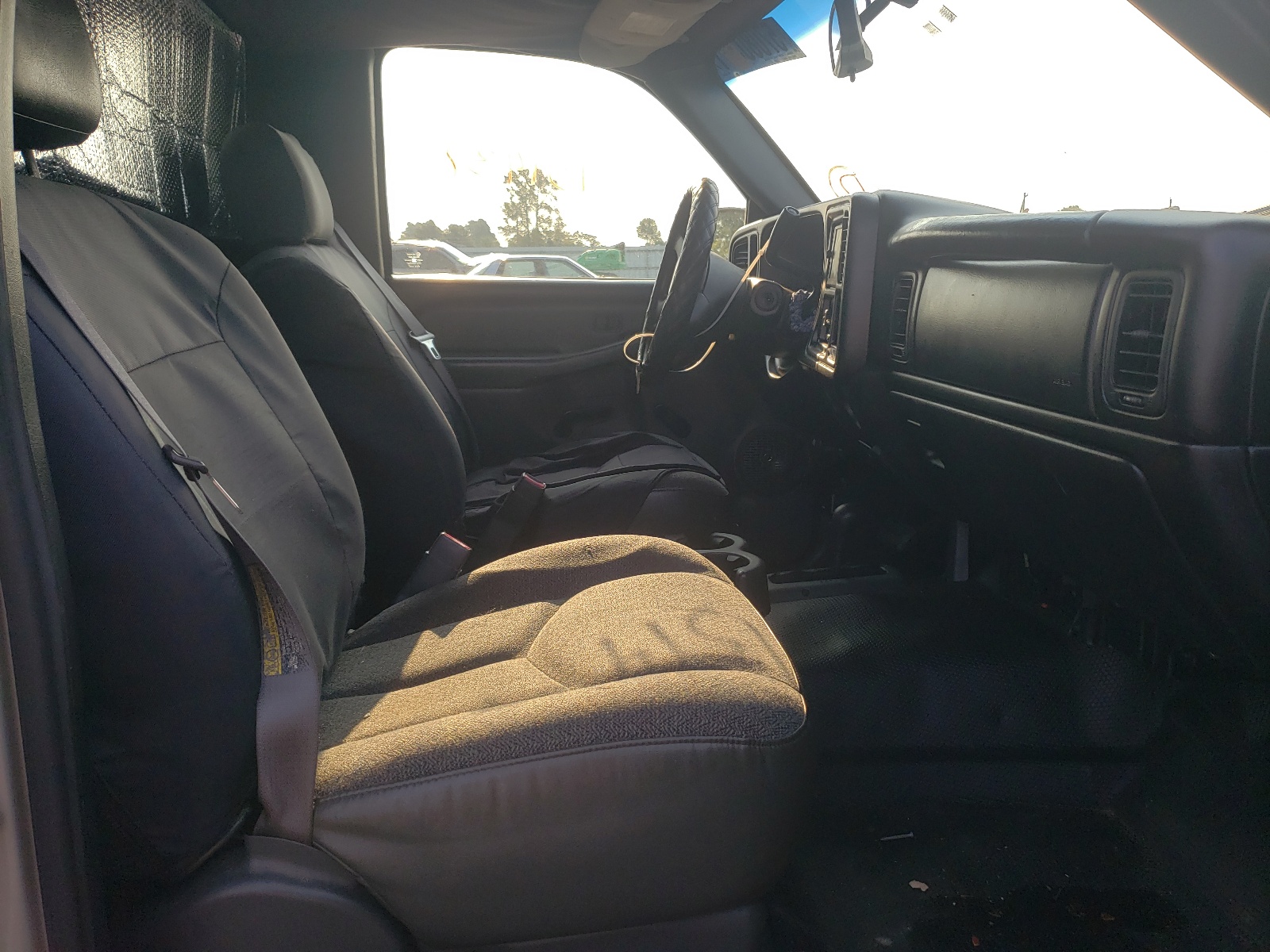 Photo 5 from auction – 2005 CHEVROLET SILVERADO with VIN 1GCEK14T65Z348348