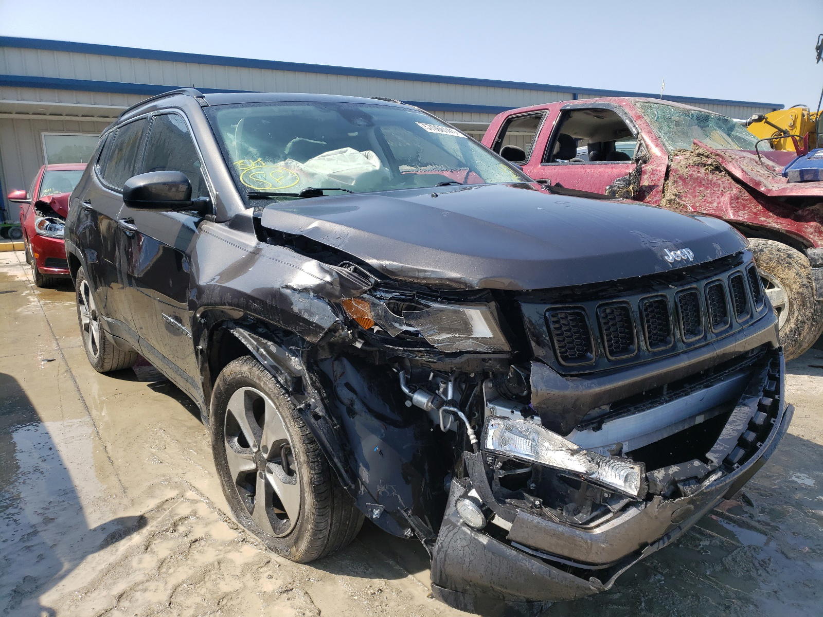 JEEP COMPASS LA 2018 with VIN 3C4NJCBB3JT468263 - Photo from auction