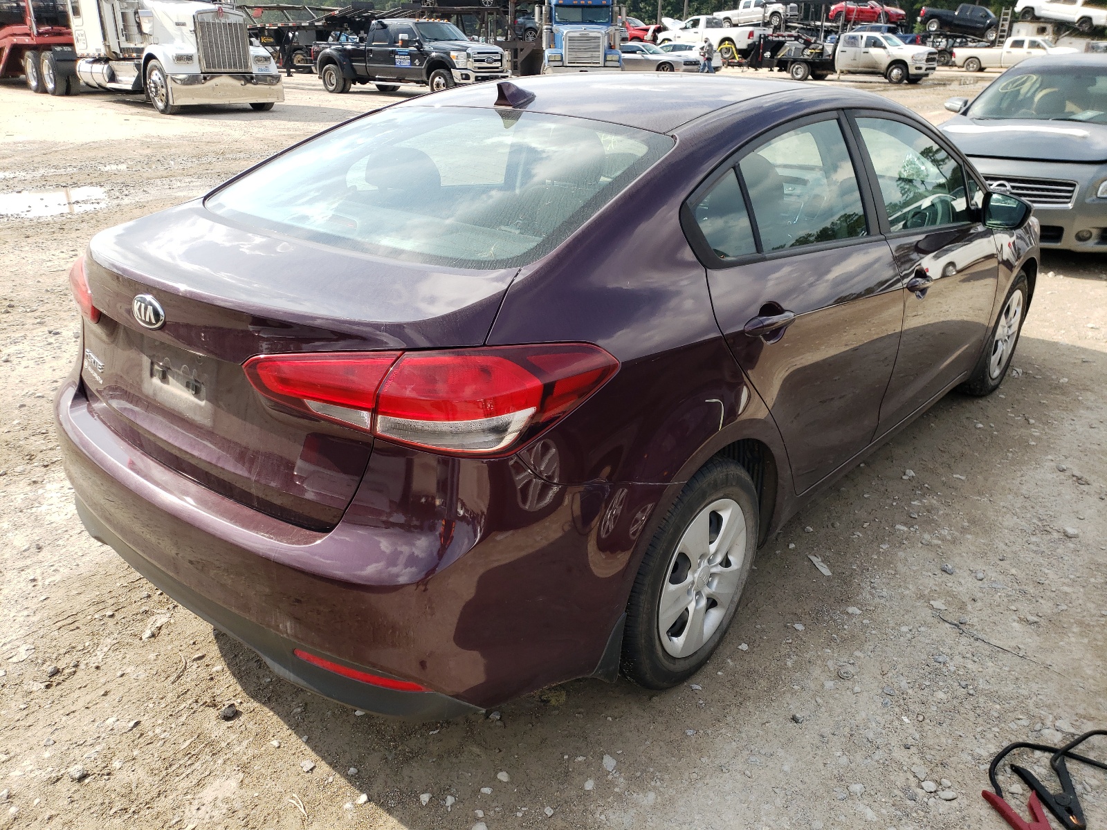 Photo 4 from auction – 2018 KIA FORTE LX with VIN 3KPFK4A70JE246160
