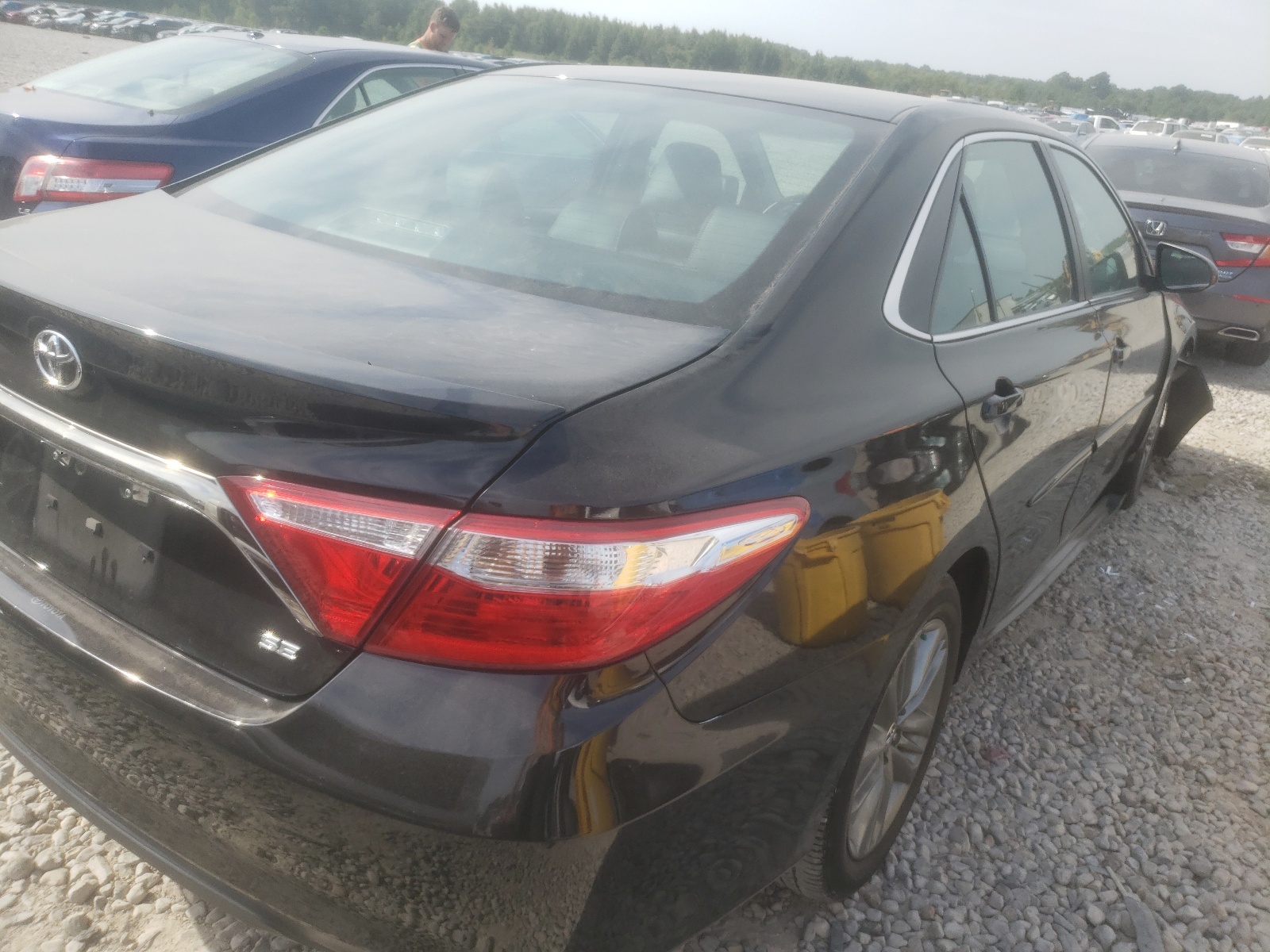 Photo 4 from auction – 2016 TOYOTA CAMRY LE with VIN 4T1BF1FK9GU117984