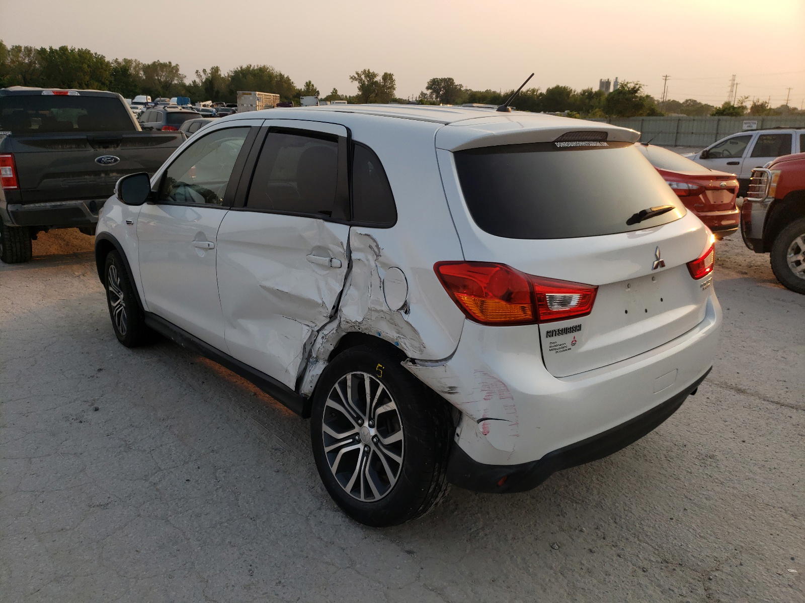 Photo 3 from auction – 2016 MITSUBISHI OUTLANDER with VIN JA4AP3AU8GZ041141