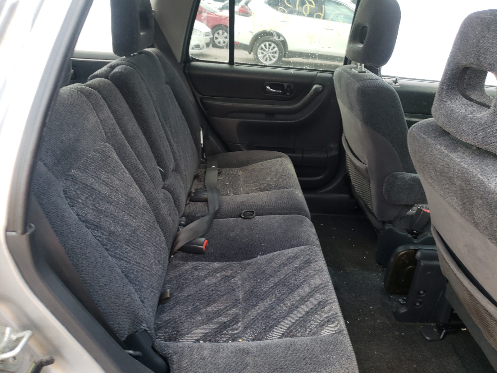 Photo 6 from auction – 2001 HONDA CR-V EX with VIN JHLRD18641S026815