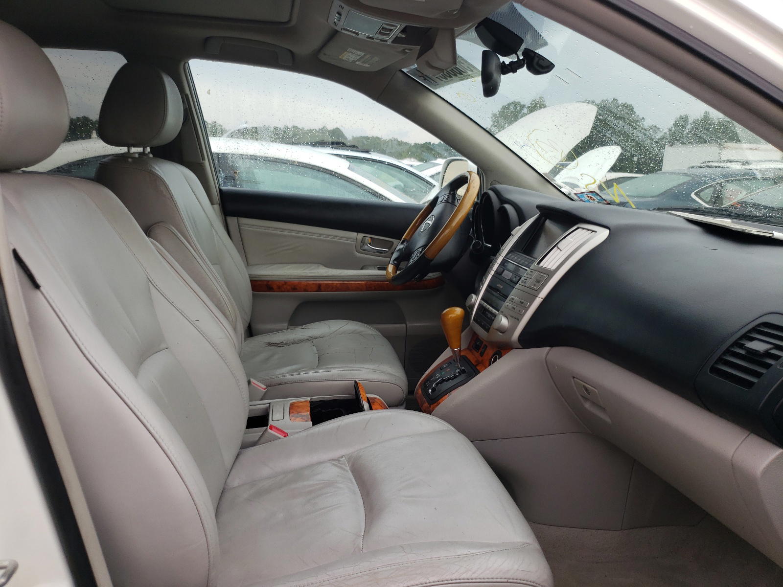 Photo 5 from auction – 2005 LEXUS RX 330 with VIN 2T2HA31U05C083439