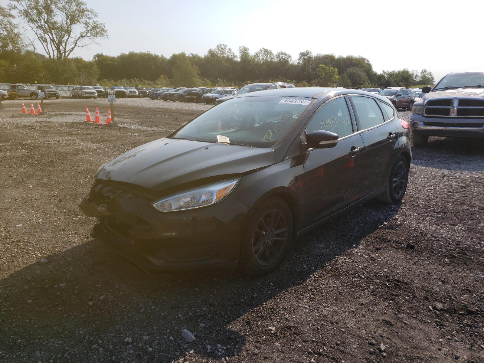 Photo 2 from auction – 2015 FORD FOCUS SE with VIN 1FADP3K28FL325392