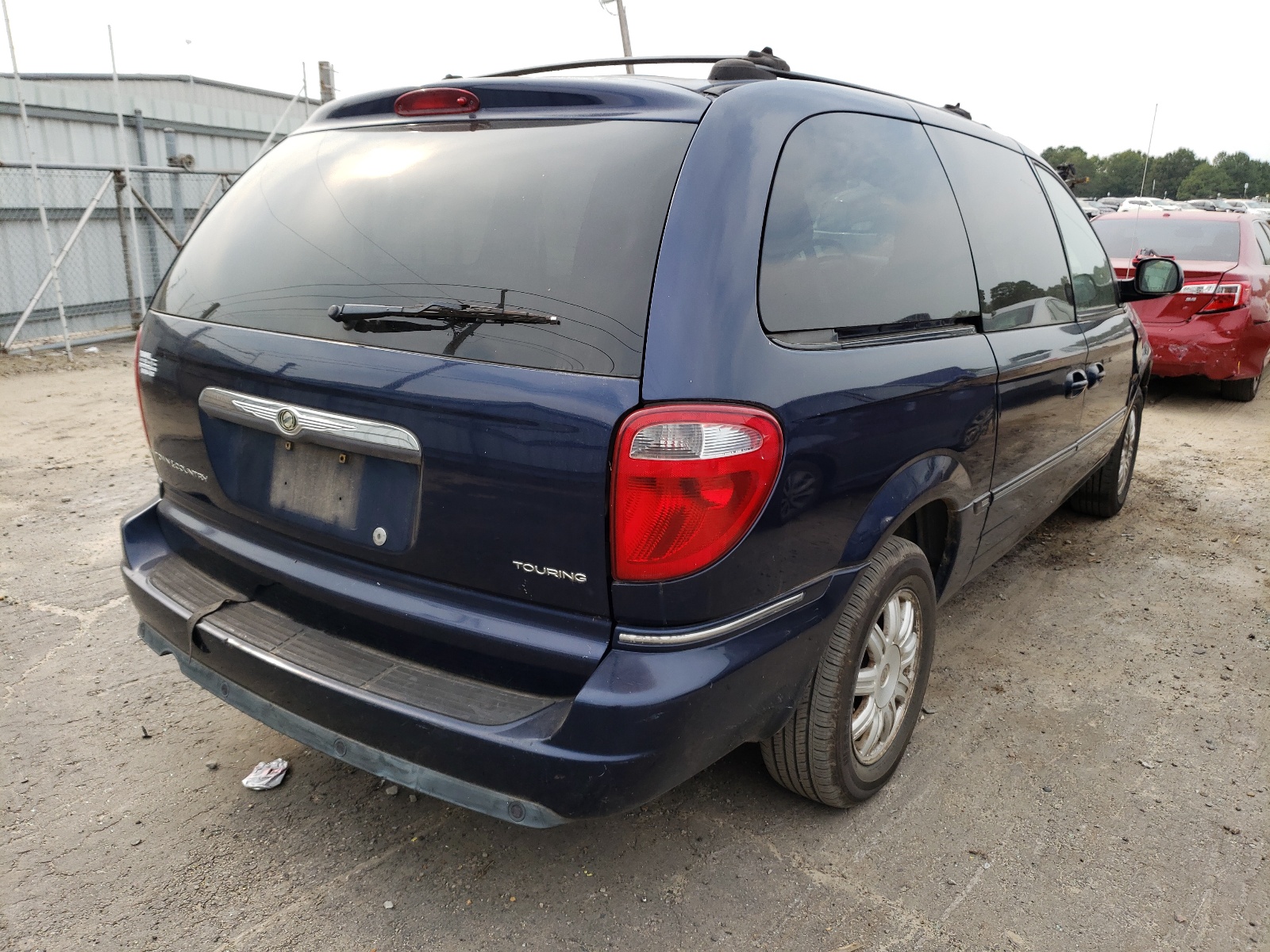 Photo 4 from auction – 2005 CHRYSLER TOWN & COU with VIN 2C8GP54L85R298918
