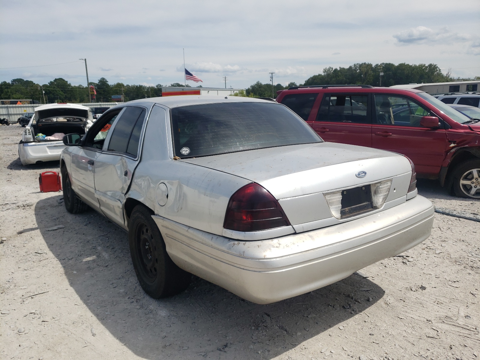 Photo 3 from auction – 2006 FORD CROWN VICT with VIN 2FAHP71W86X147273