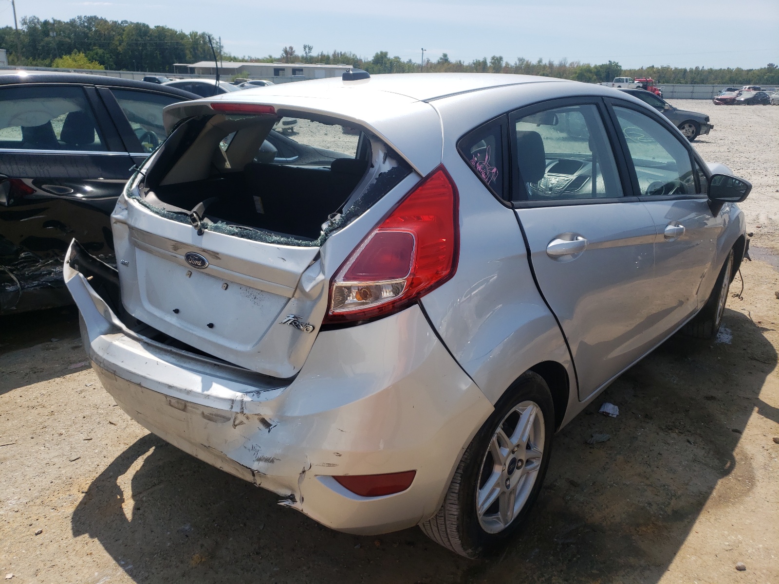 Zdjęcie 4 z aukcji – 2017 FORD FIESTA SE z VIN 3FADP4EJ8HM132380