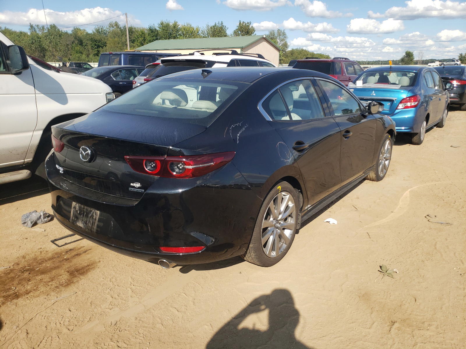 Photo 4 from auction – 2020 MAZDA 3 PREMIUM with VIN 3MZBPBEM7LM129198