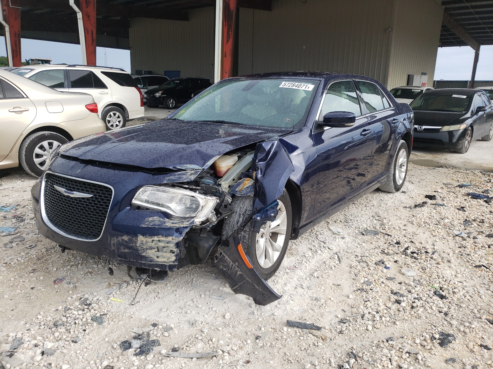 Фото 2 с аукциона – 2016 CHRYSLER 300 LIMITE с VIN 2C3CCAAG4GH212495