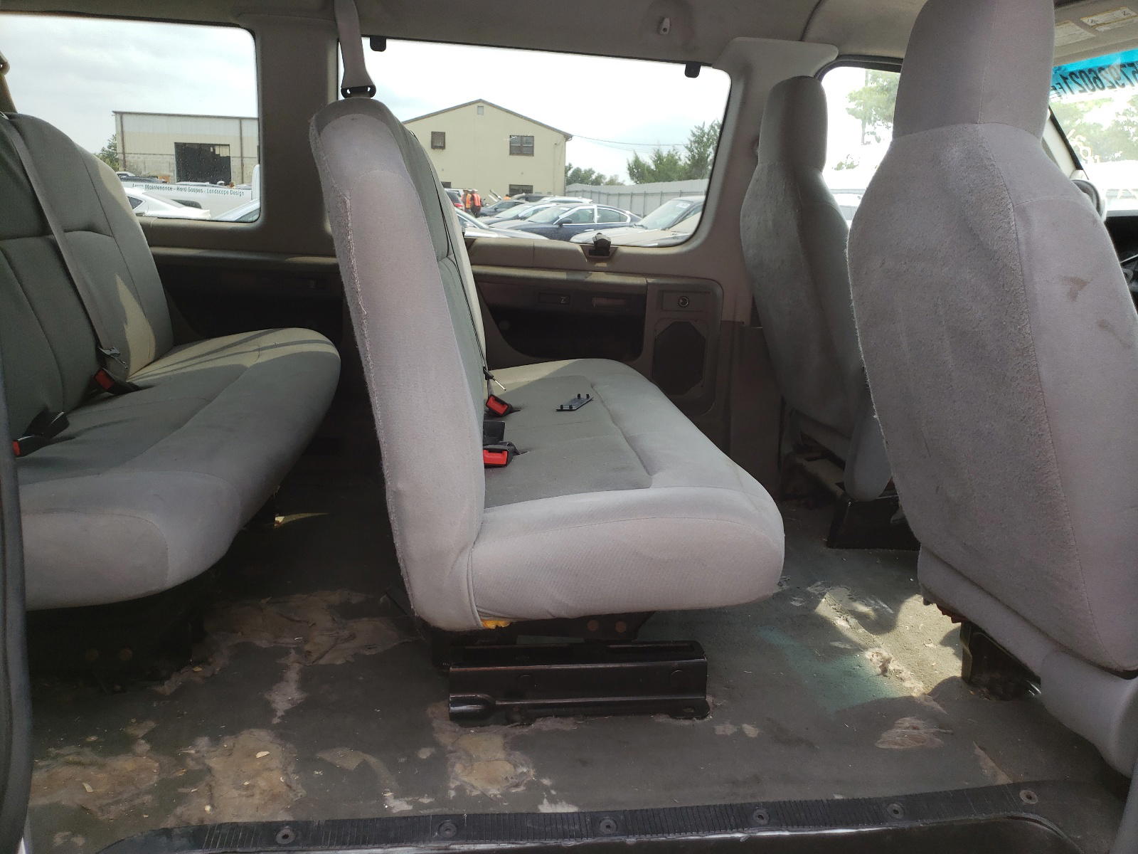 Photo 6 from auction – 2010 FORD ECONOLINE with VIN 1FBNE3BL1ADA77930