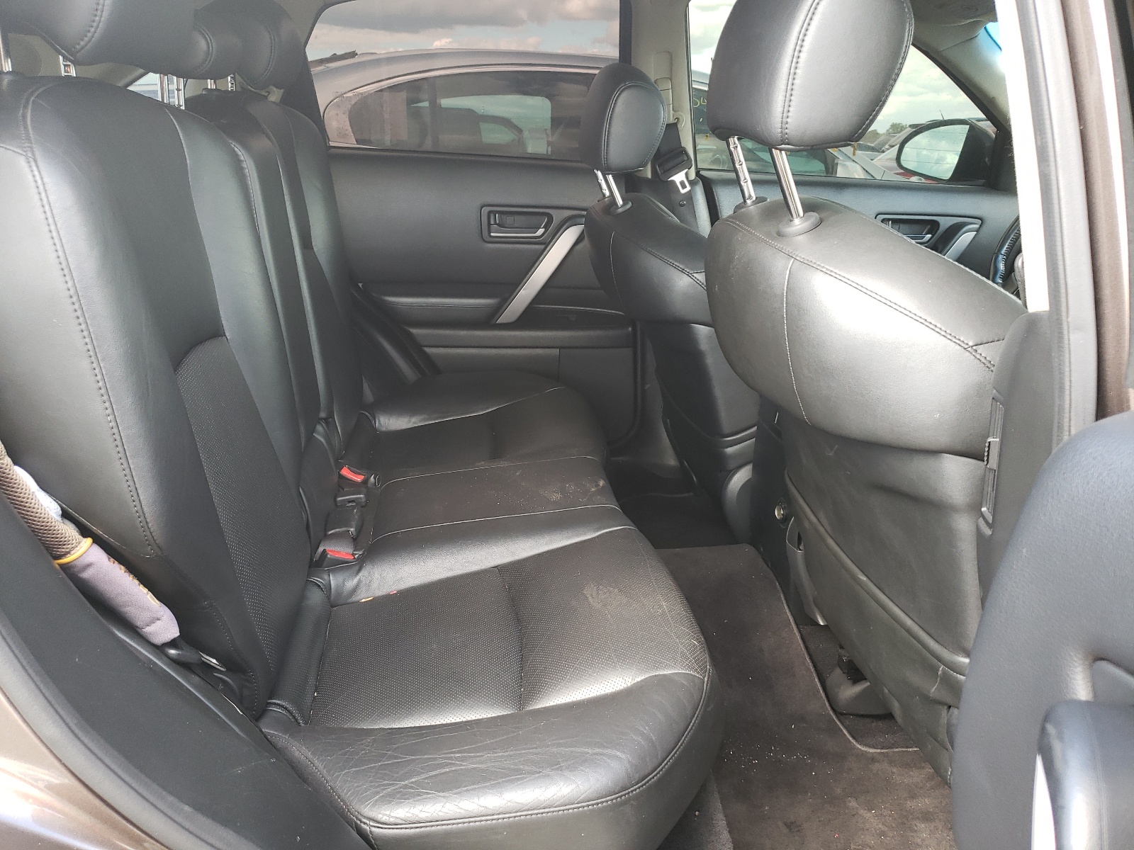 Photo 6 from auction – 2005 INFINITI FX35 with VIN JNRAS08W75X216224