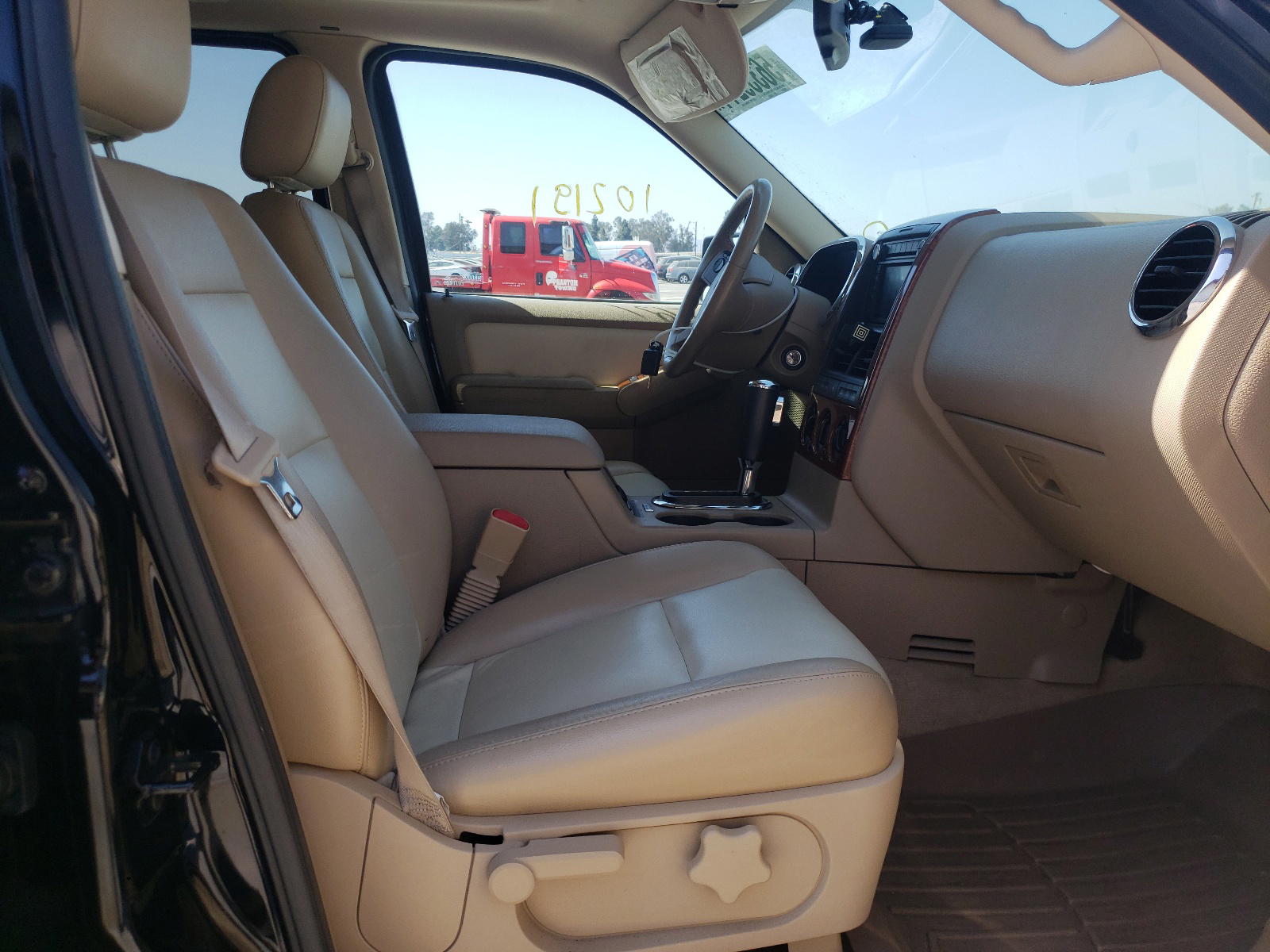 Photo 5 from auction – 2008 FORD EXPLORER E with VIN 1FMEU74878UA29658