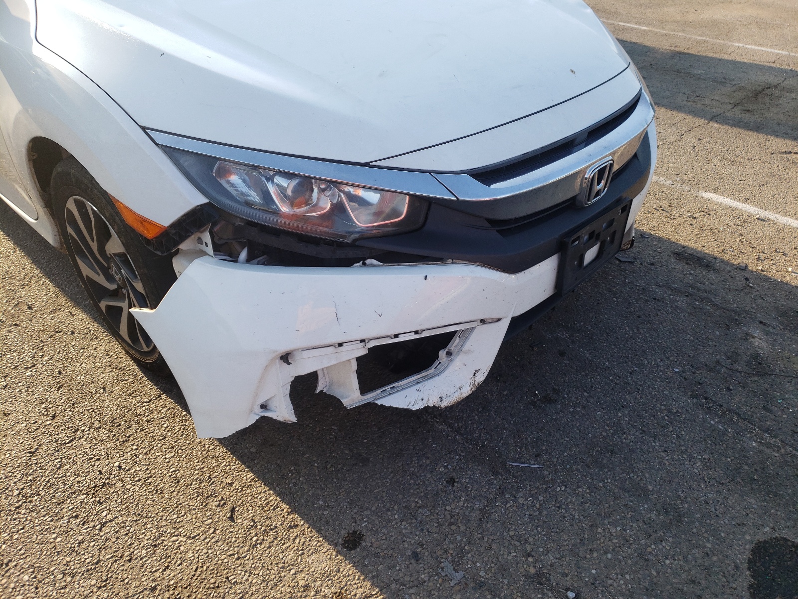 Photo 9 from auction – 2016 HONDA CIVIC LX with VIN 2HGFC4B56GH306855