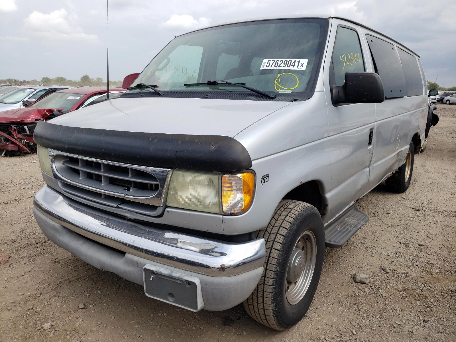 Photo 2 from auction – 2002 FORD ECONOLINE with VIN 1FBSS31L82HB38956