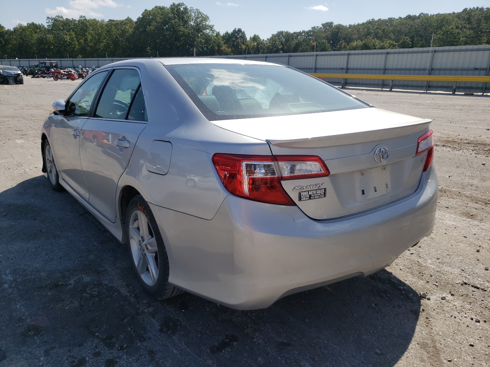 Photo 3 from auction – 2012 TOYOTA CAMRY BASE with VIN 4T1BF1FK1CU029117