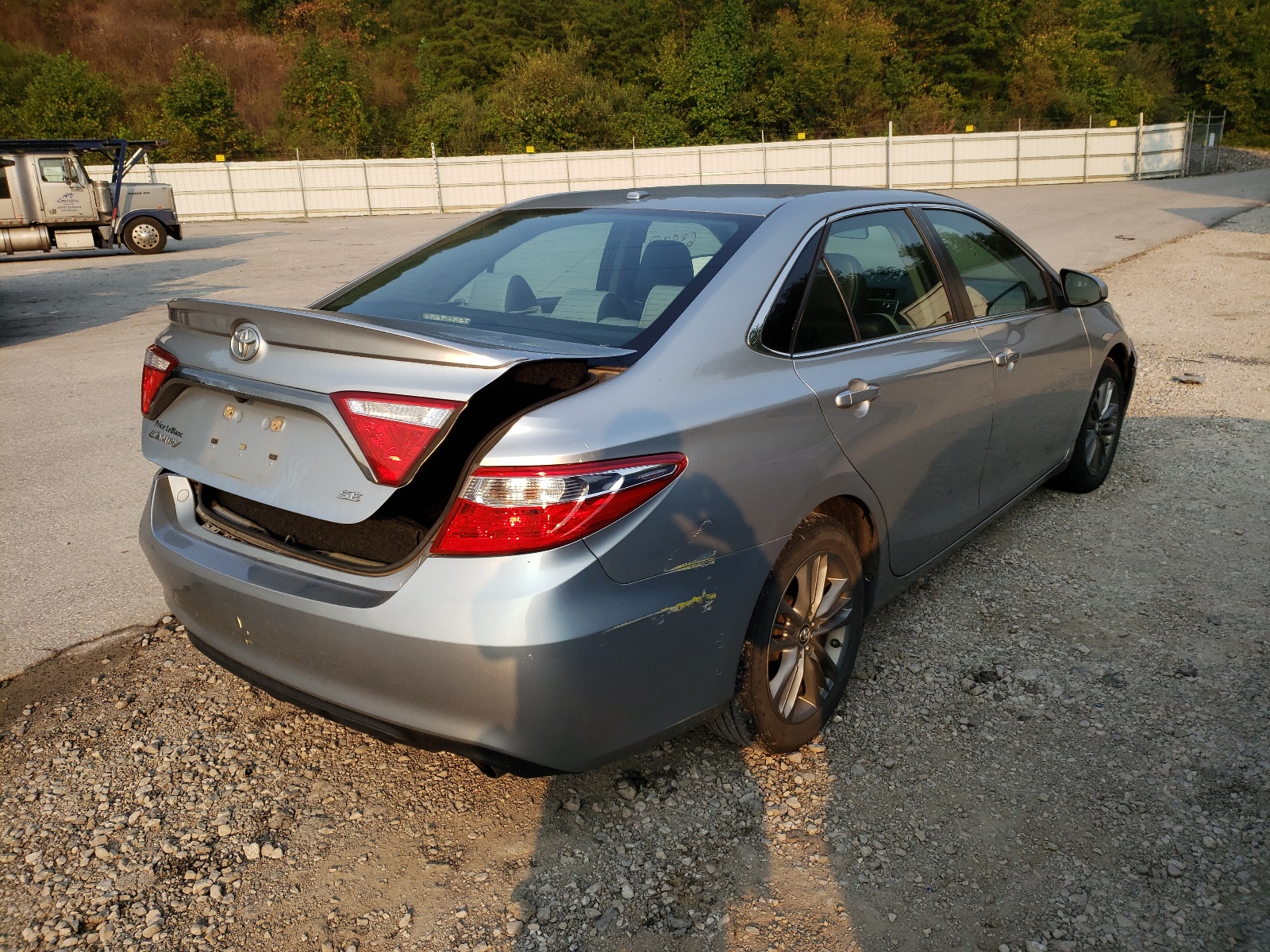 Photo 4 from auction – 2016 TOYOTA CAMRY LE with VIN 4T1BF1FK7GU244457