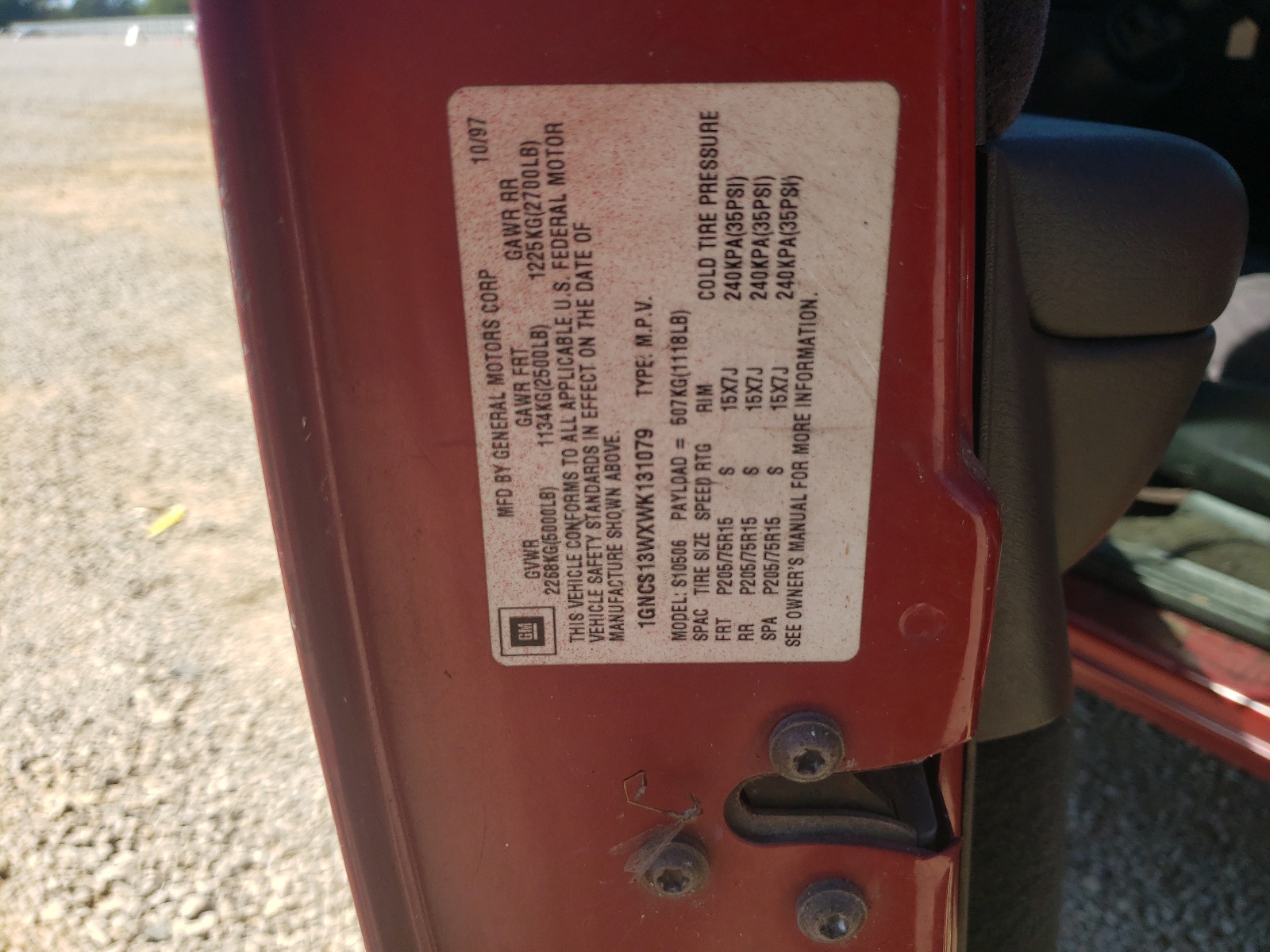 Photo 10 from auction – 1998 CHEVROLET BLAZER with VIN 1GNCS13WXWK131079