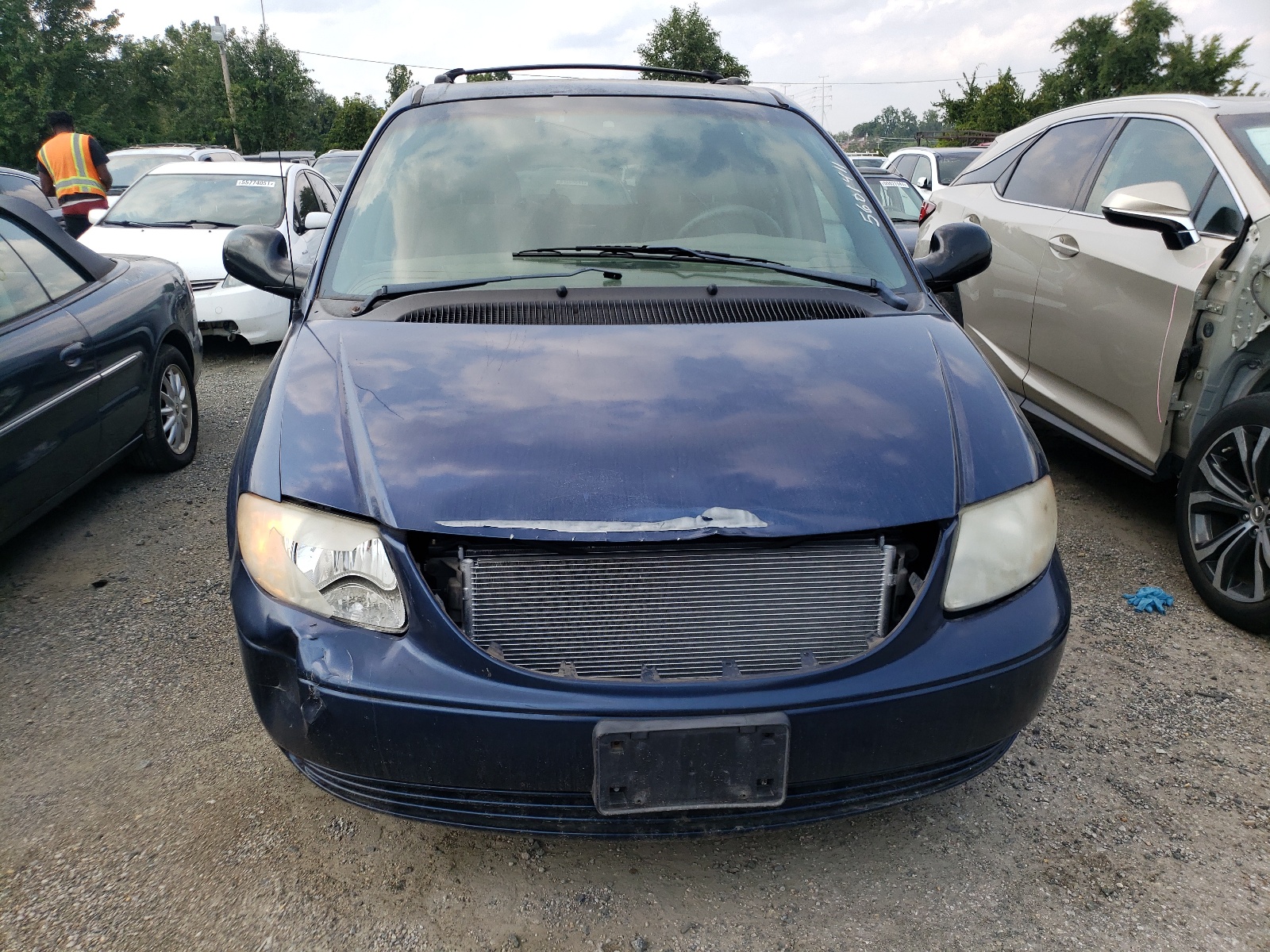 صورة رقم 9 من المزاد - 2002 CHRYSLER TOWN & COU مع VIN 2C8GP74L02R708263