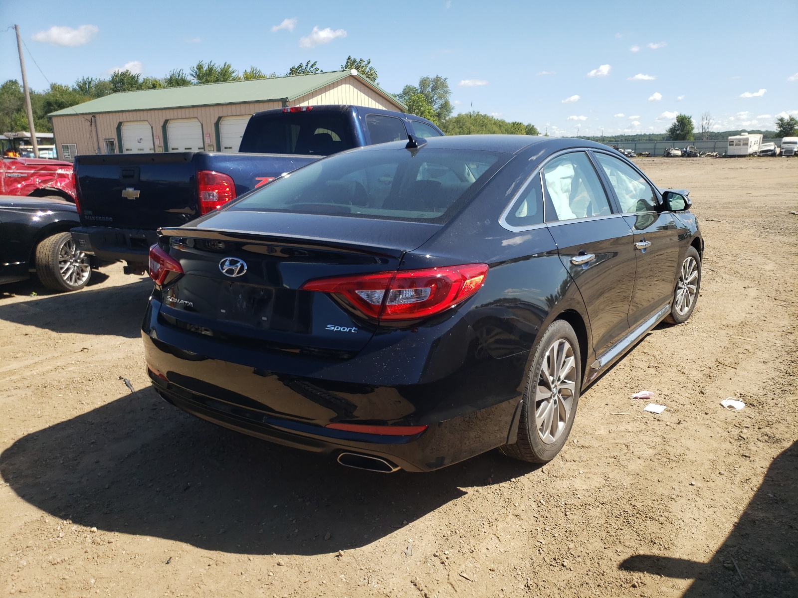 Photo 4 from auction – 2017 HYUNDAI SONATA SPO with VIN 5NPE34AF7HH467910