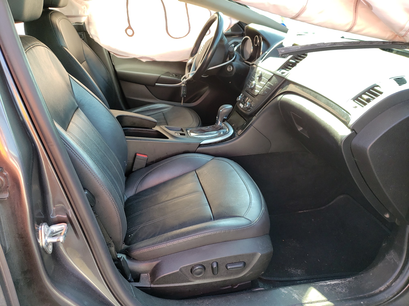 Photo 5 from auction – 2011 BUICK REGAL CXL with VIN W04GT5GC0B1039665