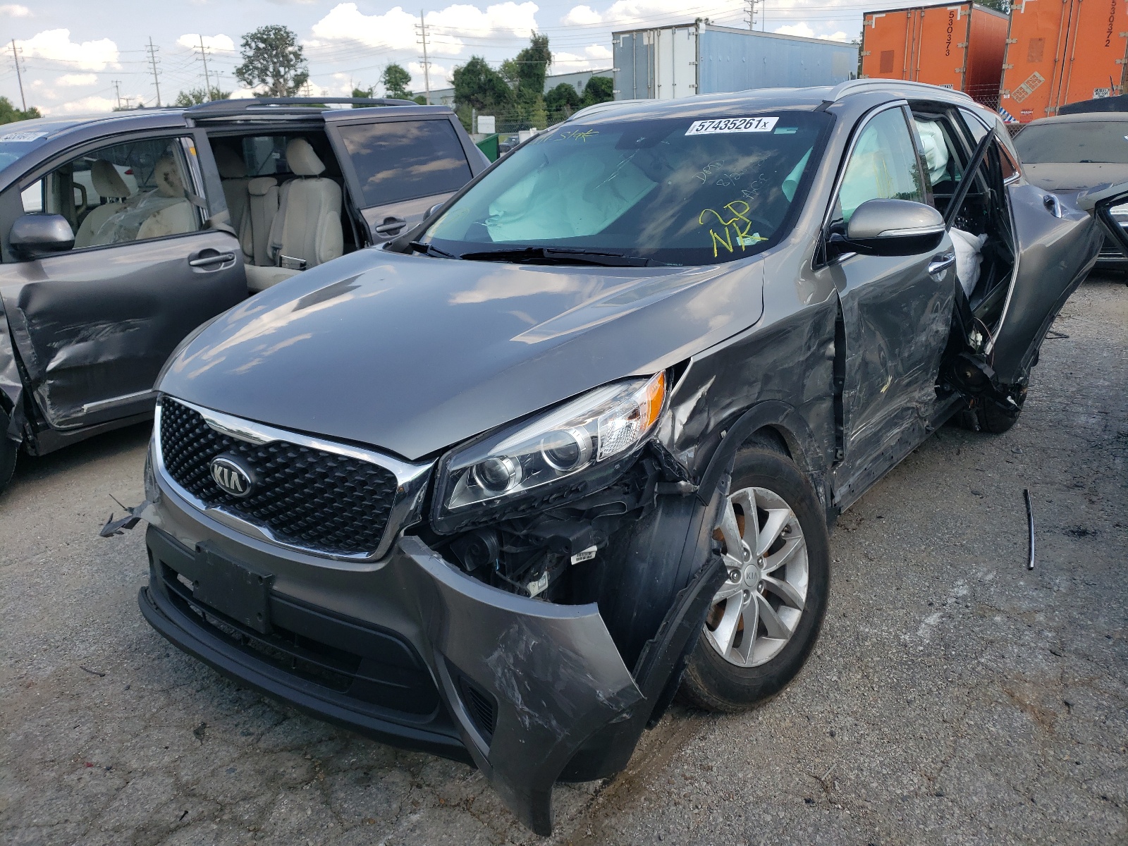 Photo 2 from auction – 2016 KIA SORENTO LX with VIN 5XYPG4A36GG114812
