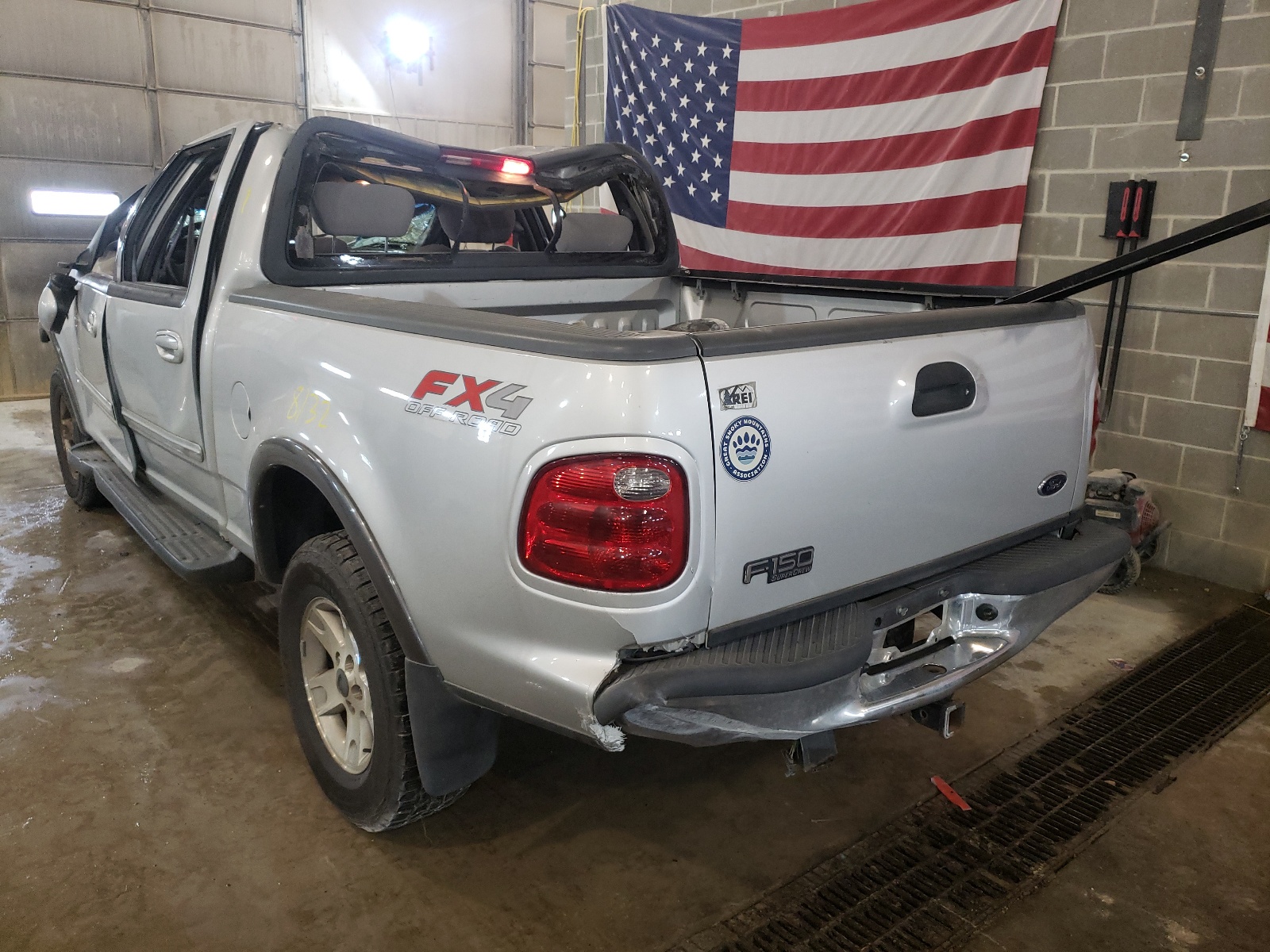 Photo 3 from auction – 2002 FORD F150 SUPER with VIN 1FTRW08L32KE08004
