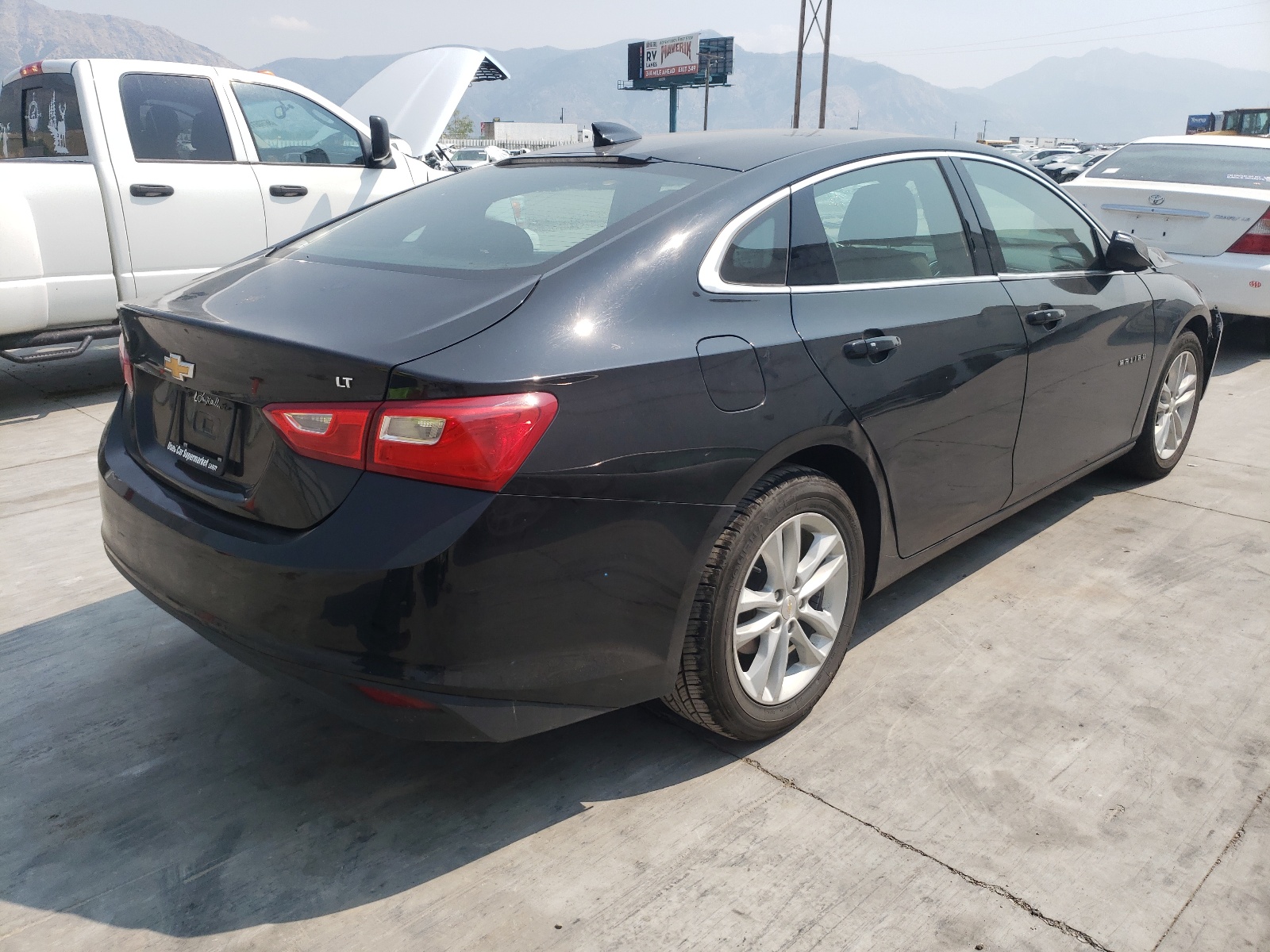 Photo 4 from auction – 2017 CHEVROLET MALIBU LT with VIN 1G1ZE5STXHF244253