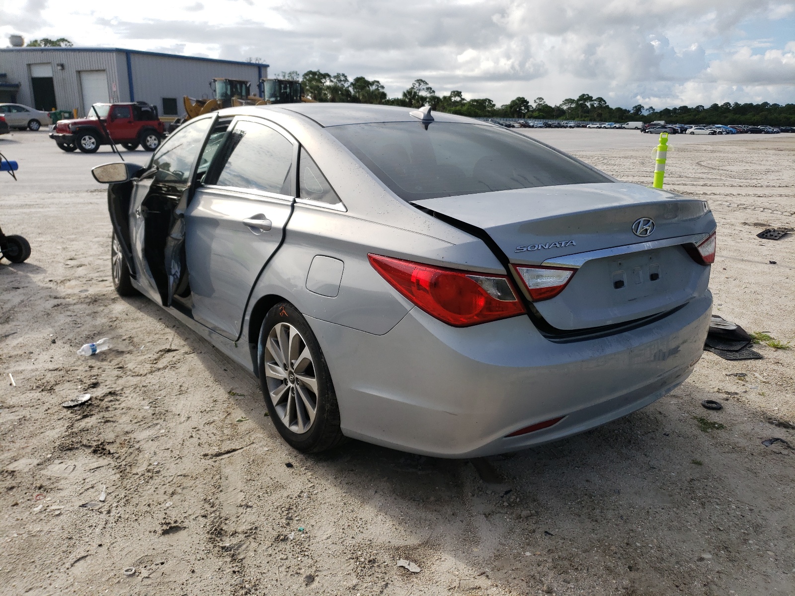 Photo 3 from auction – 2012 HYUNDAI SONATA GLS with VIN 5NPEB4AC9CH318934