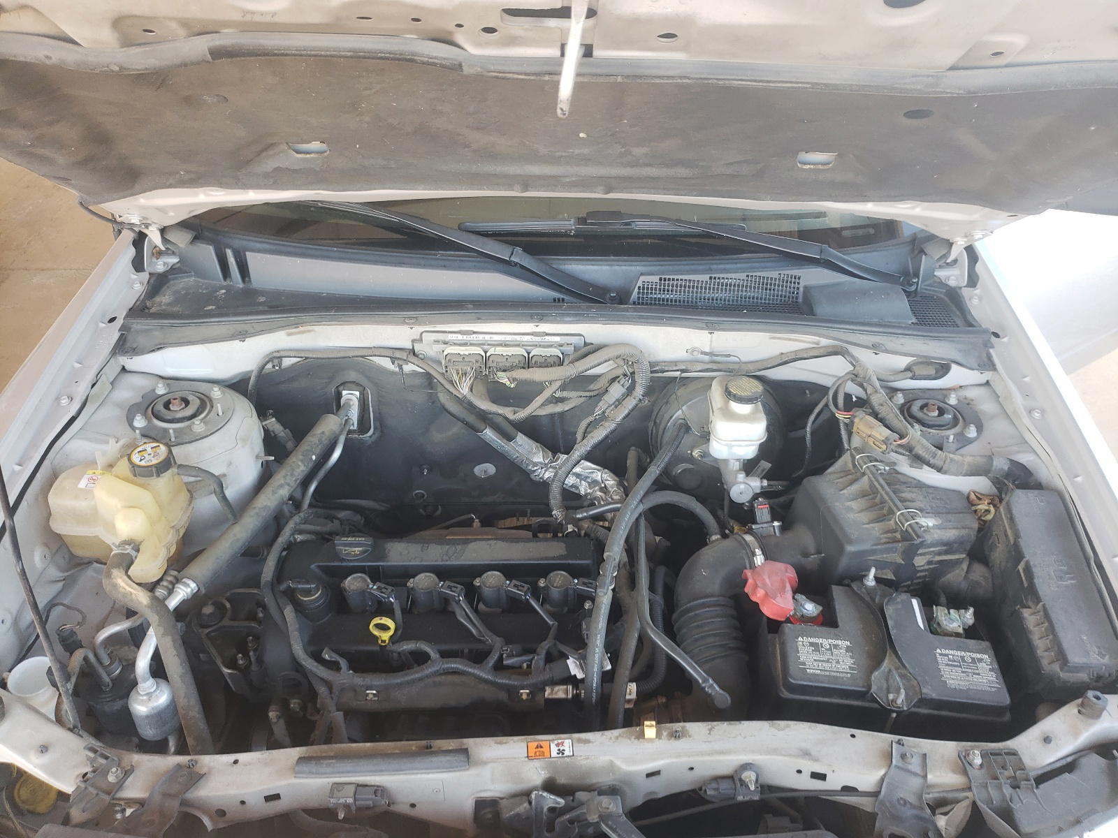 Photo 7 from auction – 2010 FORD ESCAPE XLT with VIN 1FMCU0D78AKD37204