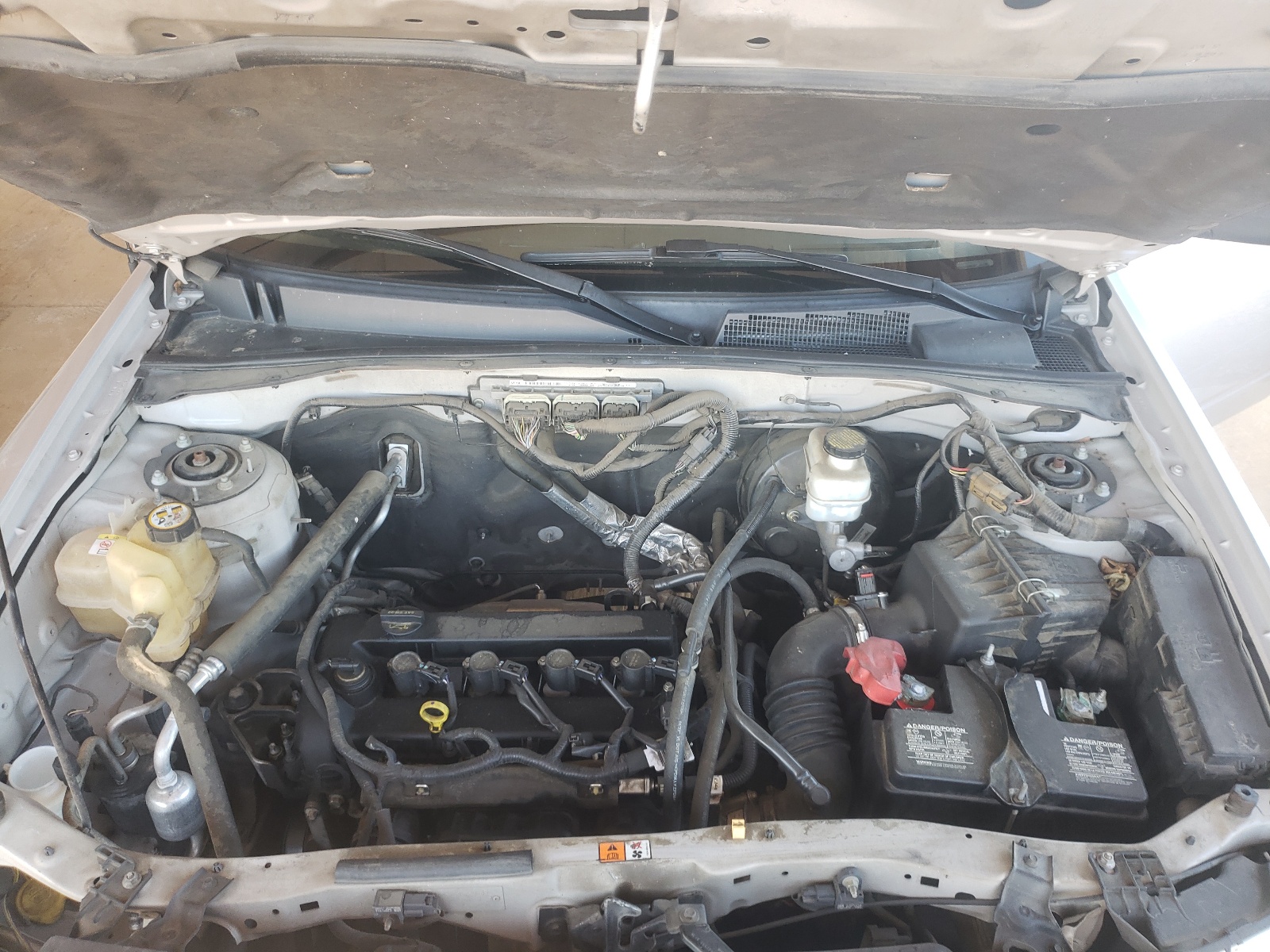 صورة رقم 7 من المزاد - 2010 FORD ESCAPE XLT مع VIN 1FMCU0D78AKD37204