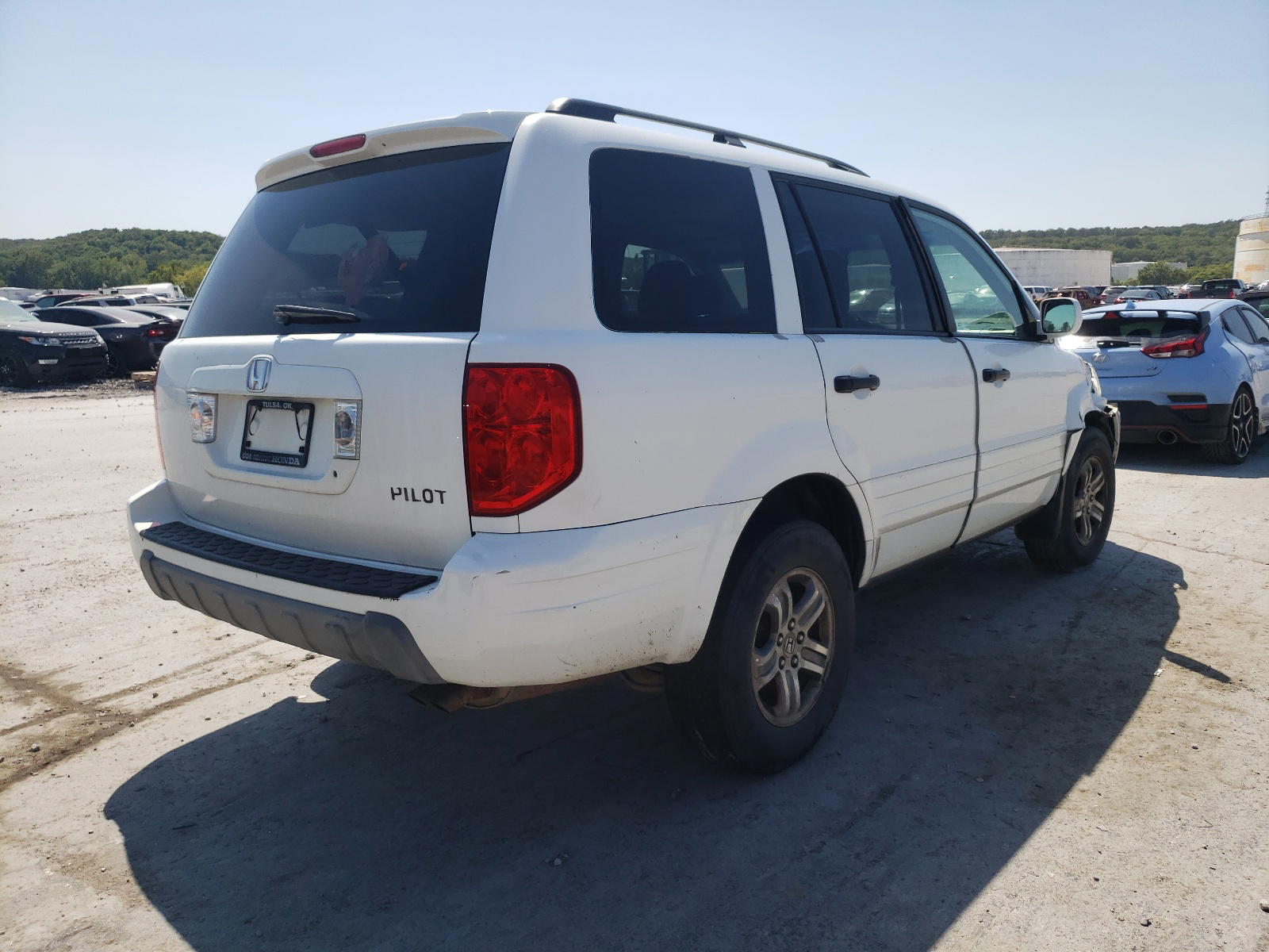 Photo 4 from auction – 2005 HONDA PILOT EXL with VIN 5FNYF18555B031986