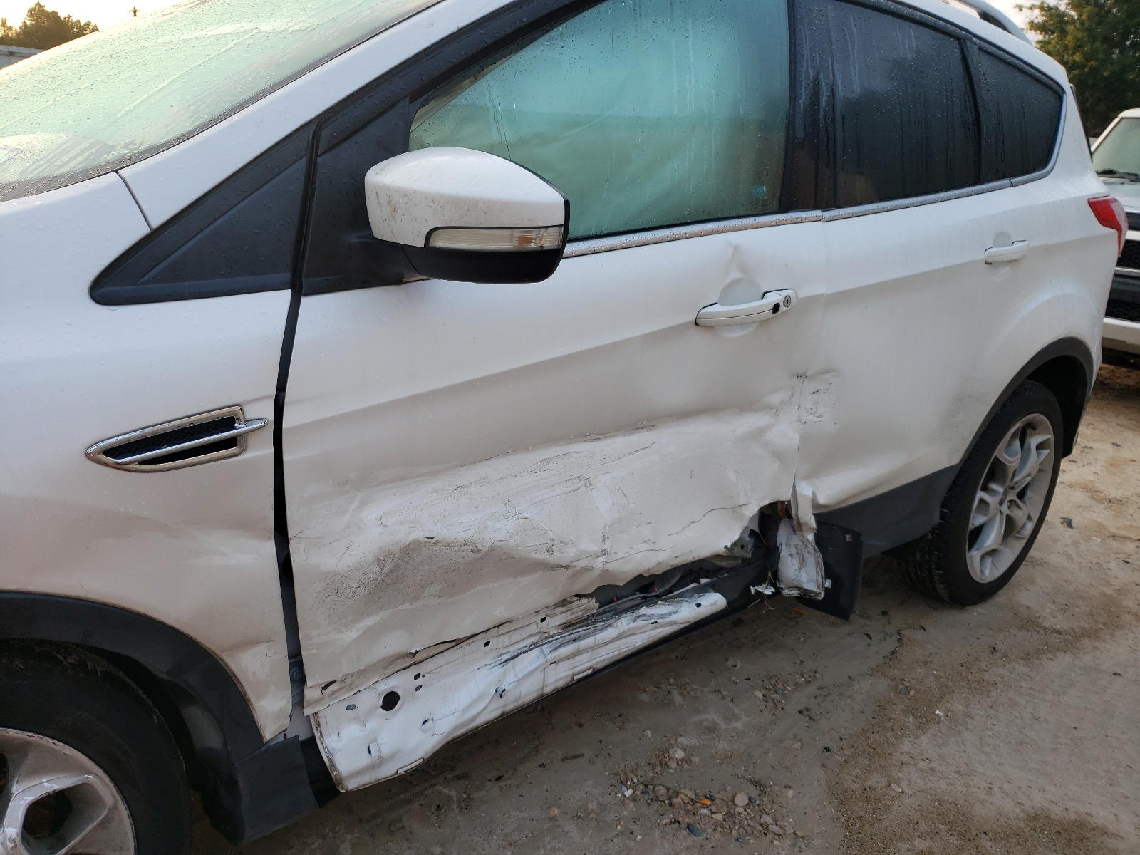 Photo 10 from auction – 2015 FORD ESCAPE TIT with VIN 1FMCU0J95FUB80099