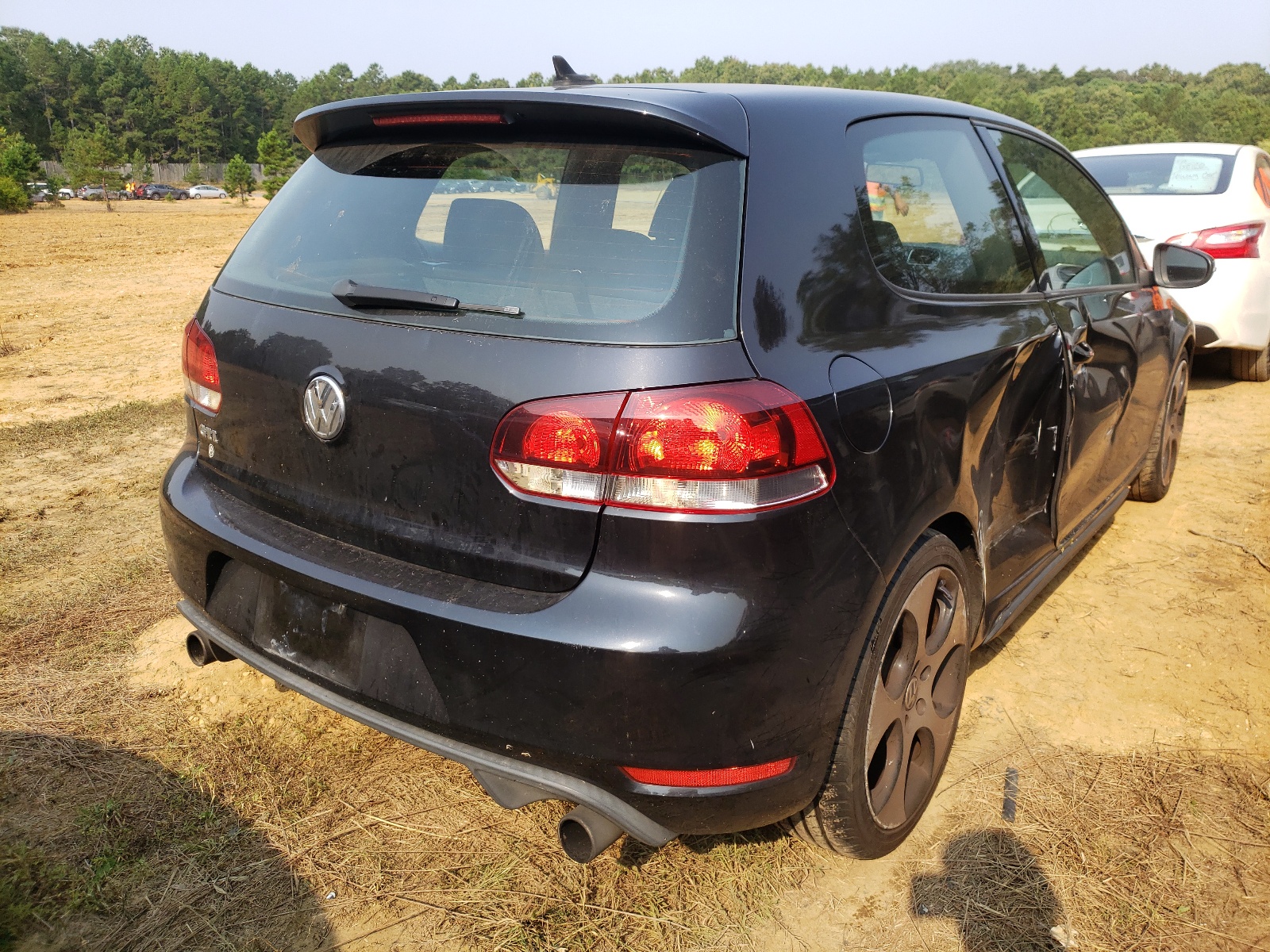 Photo 4 from auction – 2011 VOLKSWAGEN GTI with VIN WVWEV7AJ3BW042170