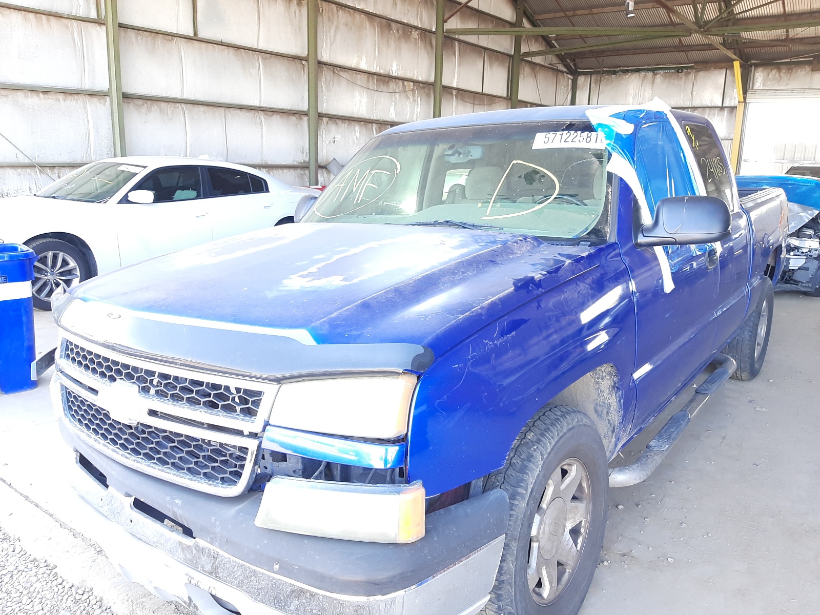 Photo 2 from auction – 2006 CHEVROLET SILVERADO with VIN 1GCEK19T86Z236760