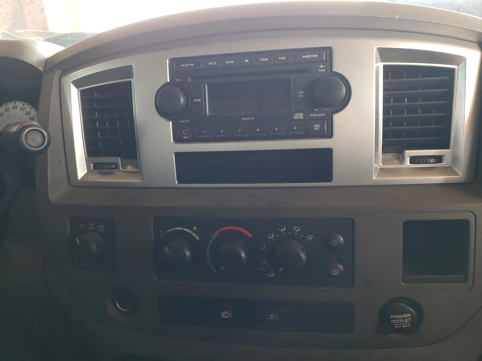 Photo 9 from auction – 2008 DODGE RAM 3500 S with VIN 3D7MX38A98G111199